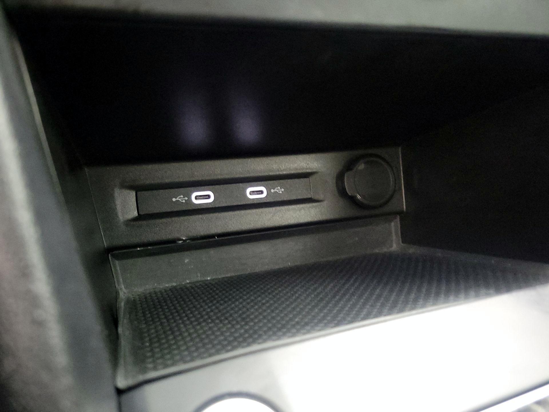 Thumbnail: 2022 Volkswagen Taos - 18