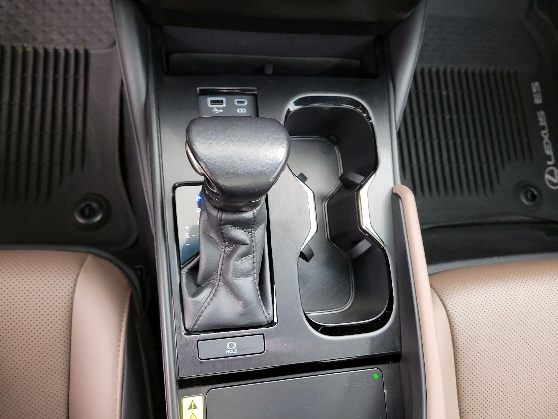 Thumbnail: 2023 Lexus ES - 17