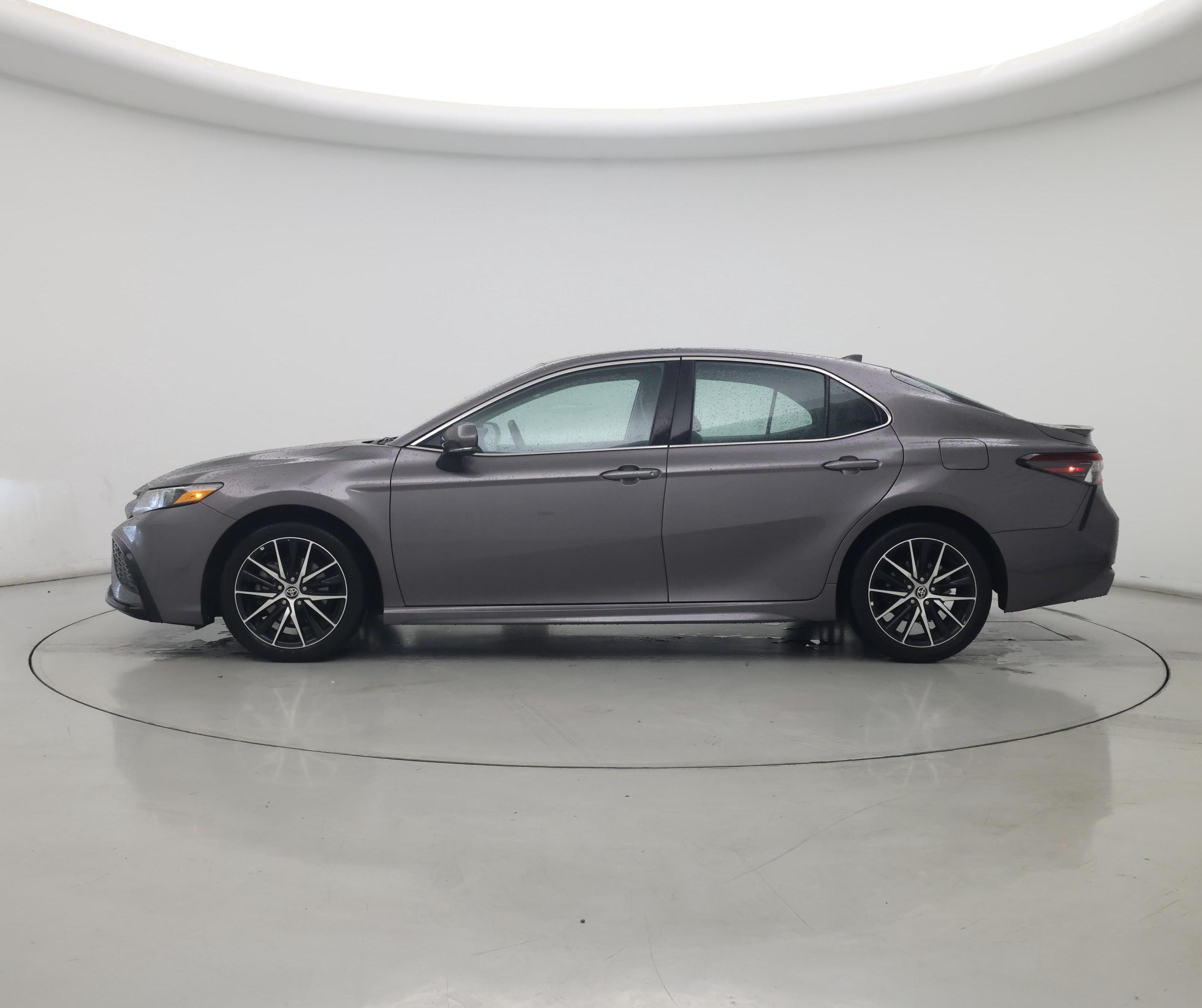 Thumbnail: 2022 Toyota Camry - 3