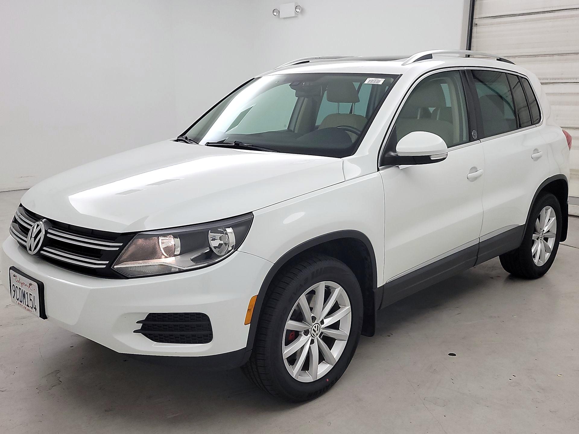 Thumbnail: 2017 Volkswagen Tiguan - 3