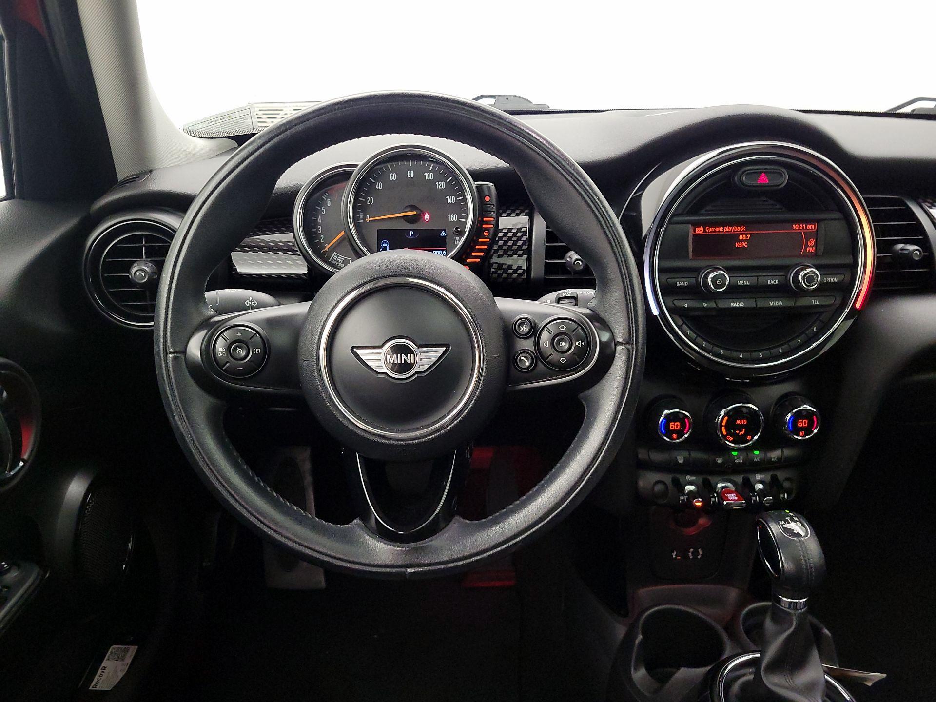 Thumbnail: 2016 MINI Cooper Hardtop - 10
