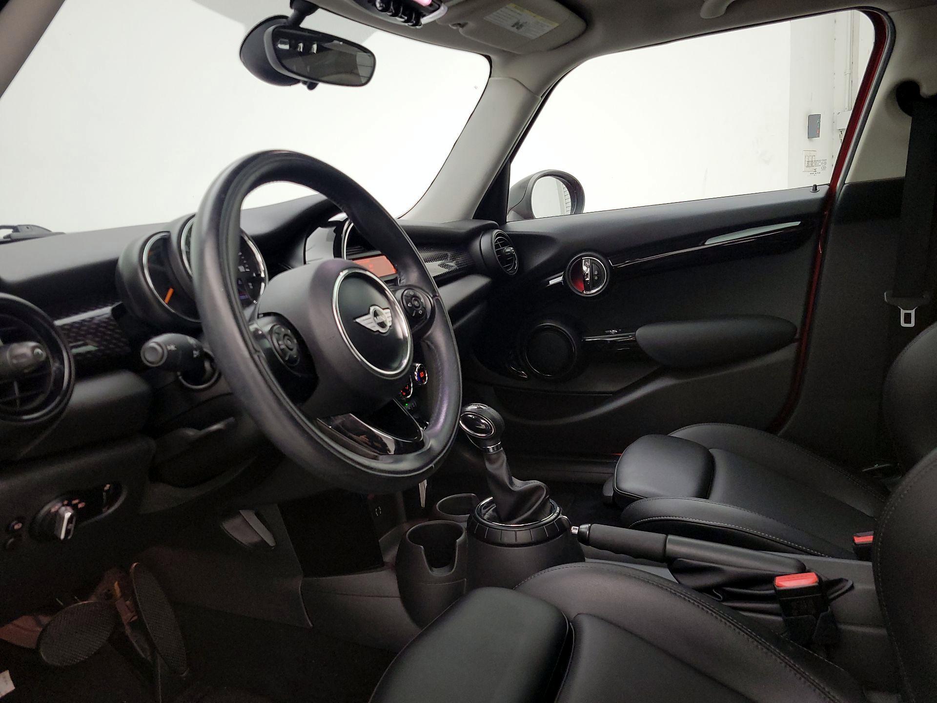 Thumbnail: 2016 MINI Cooper Hardtop - 11