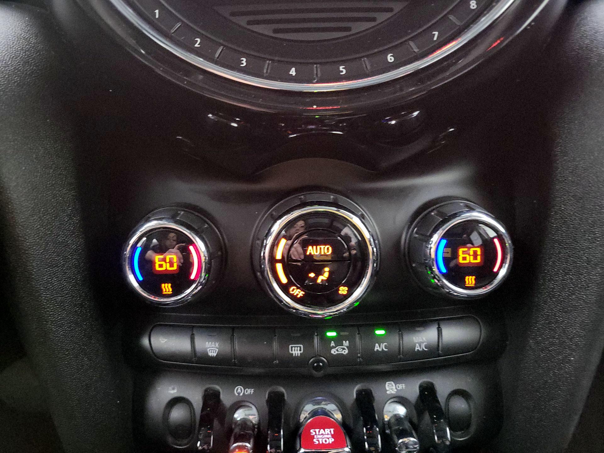 Thumbnail: 2016 MINI Cooper Hardtop - 15