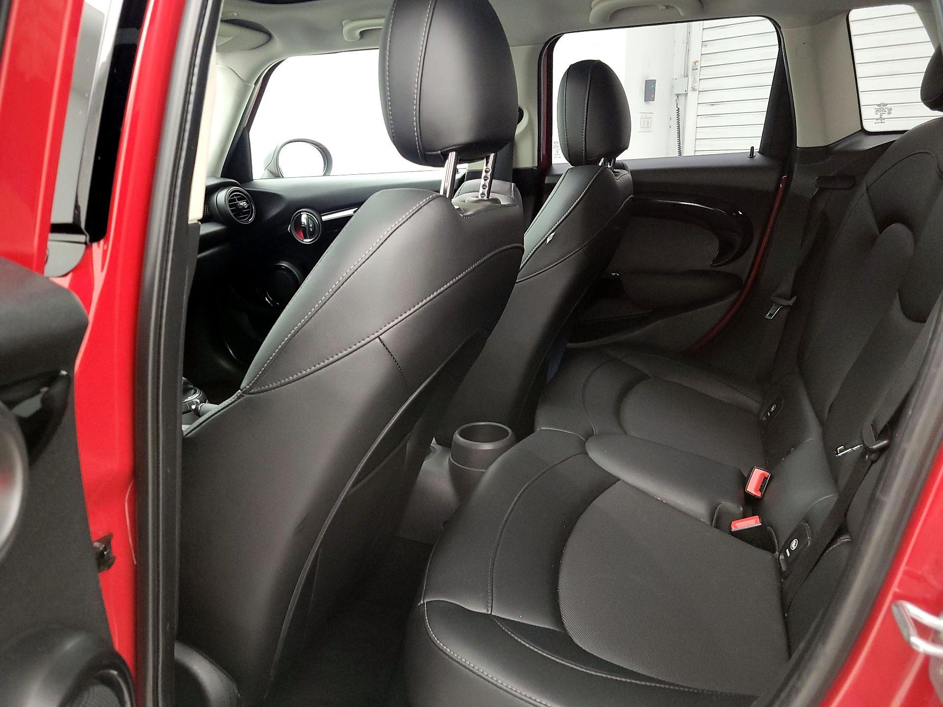 Thumbnail: 2016 MINI Cooper Hardtop - 19