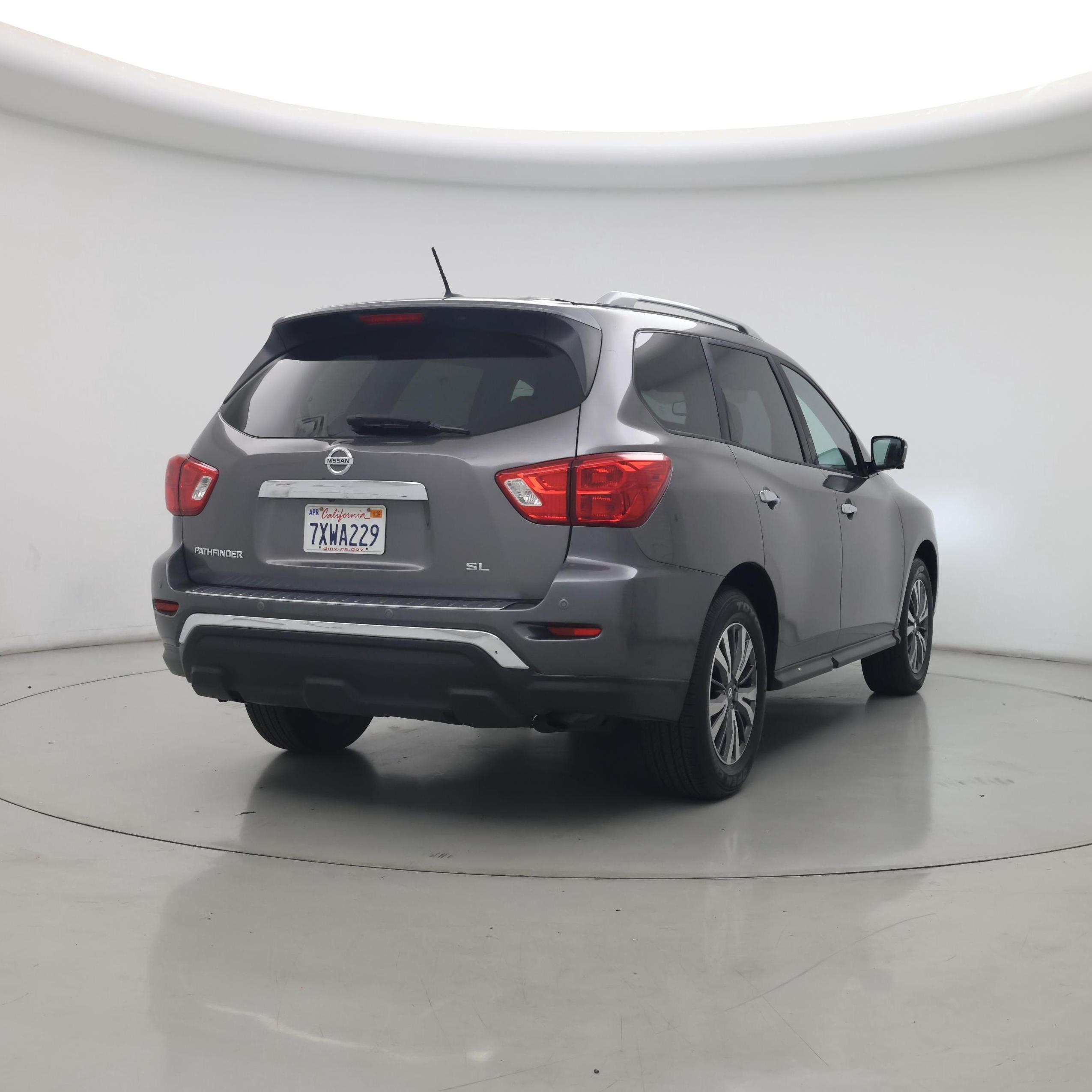 Thumbnail: 2017 Nissan Pathfinder - 8