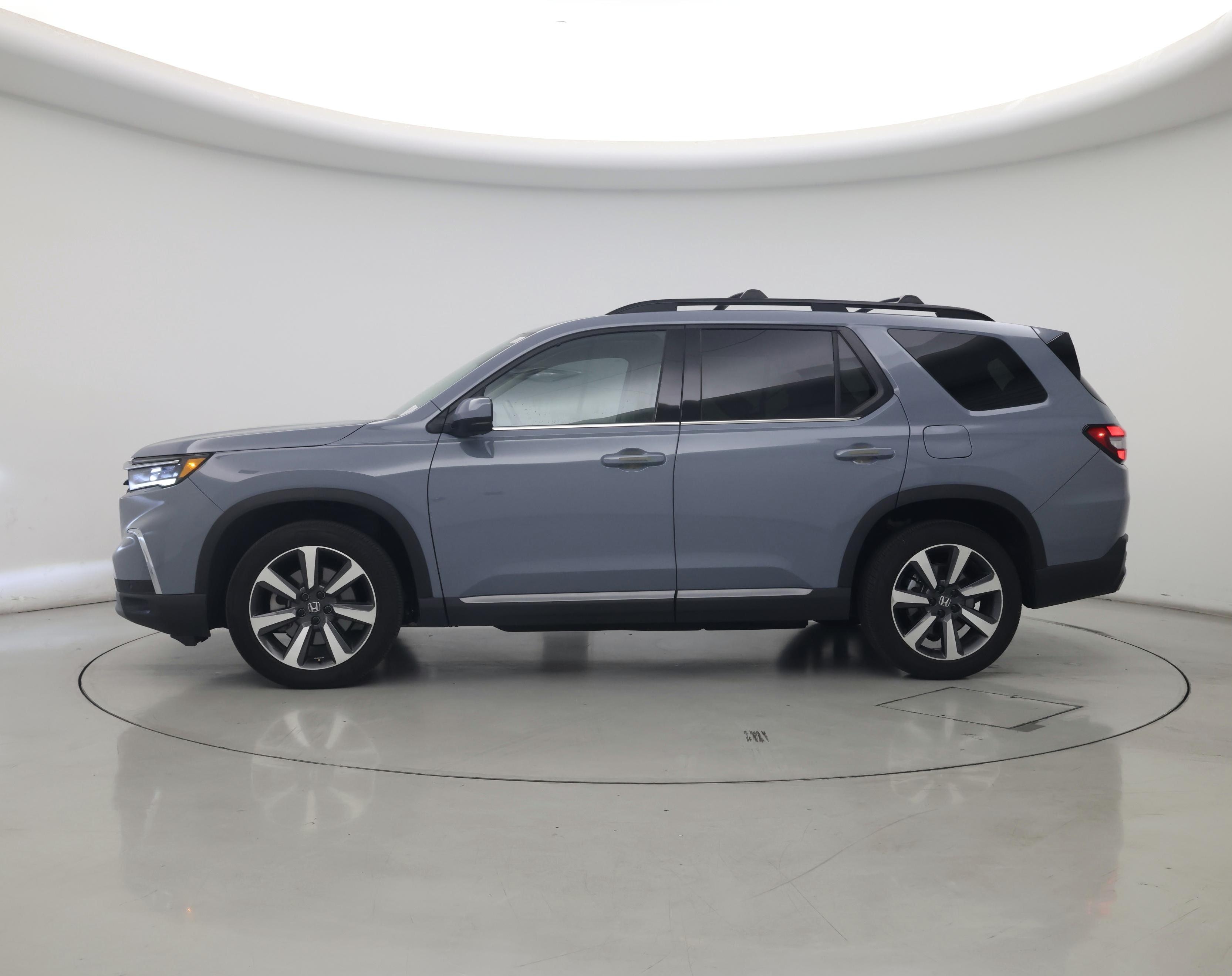 Thumbnail: 2023 Honda Pilot - 3