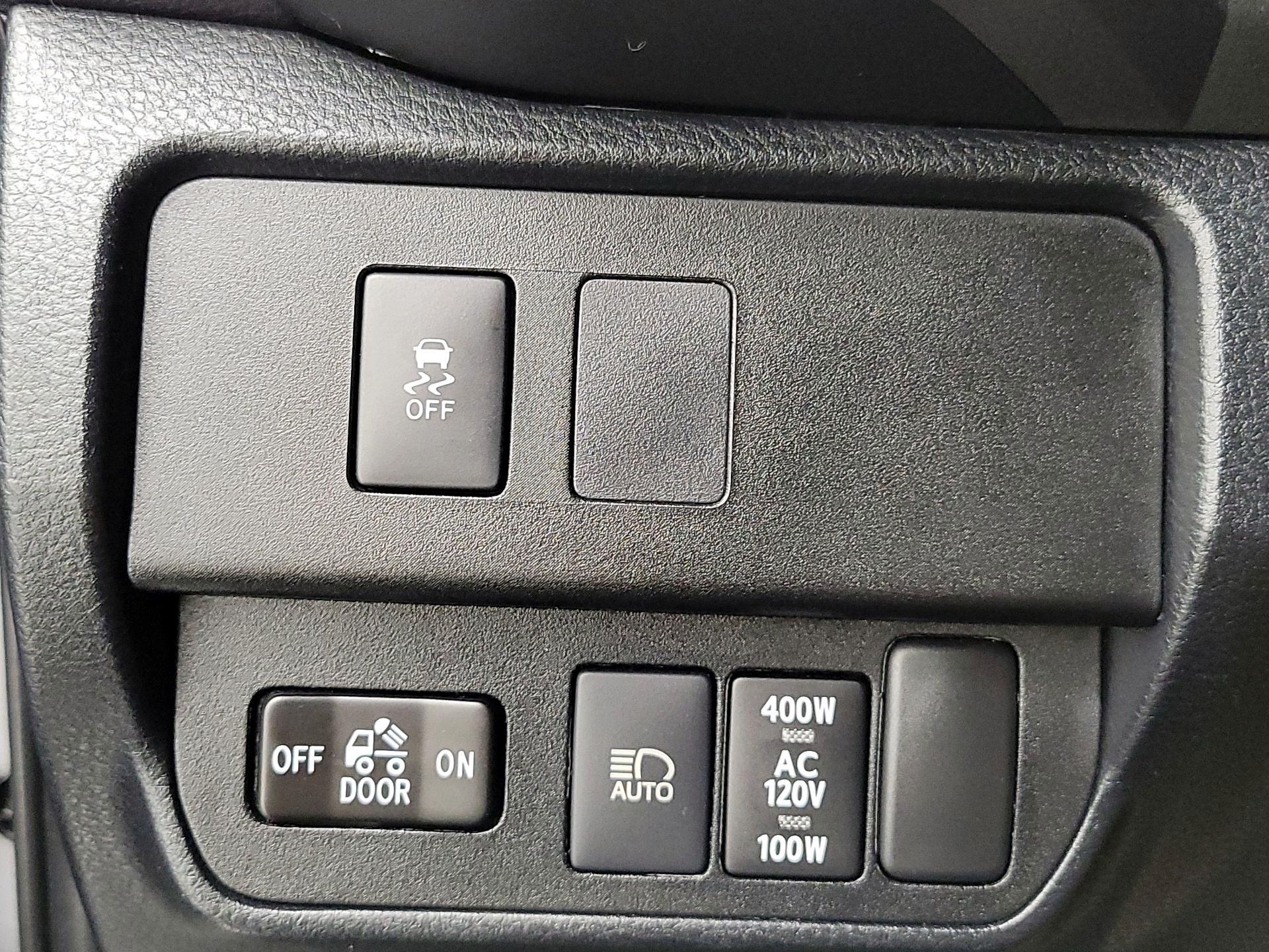 Thumbnail: 2020 Toyota Tacoma - 13