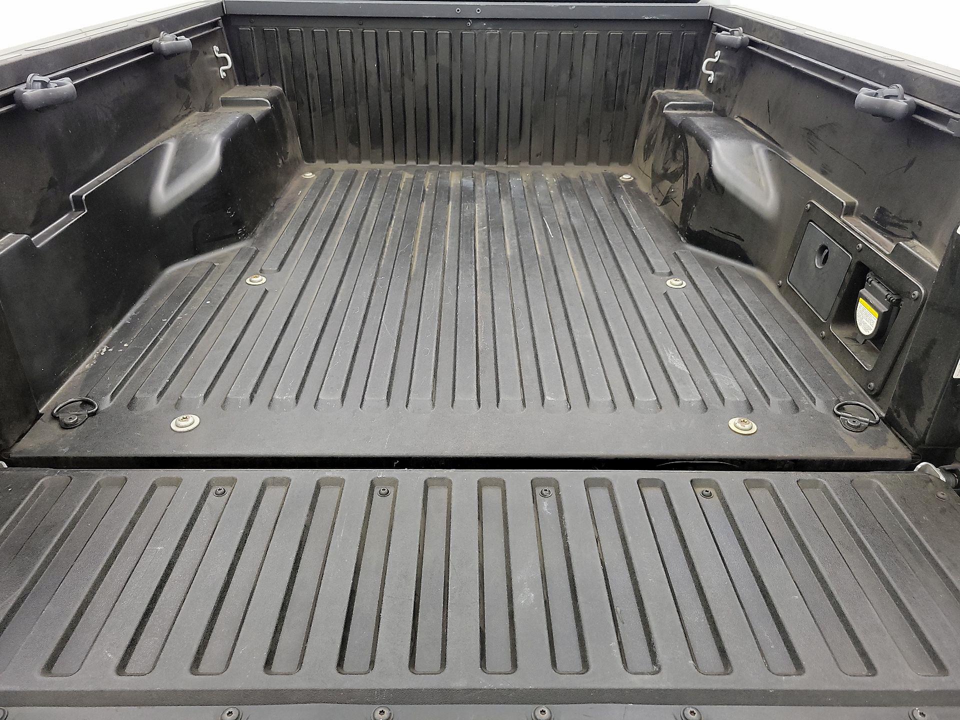 Thumbnail: 2020 Toyota Tacoma - 20