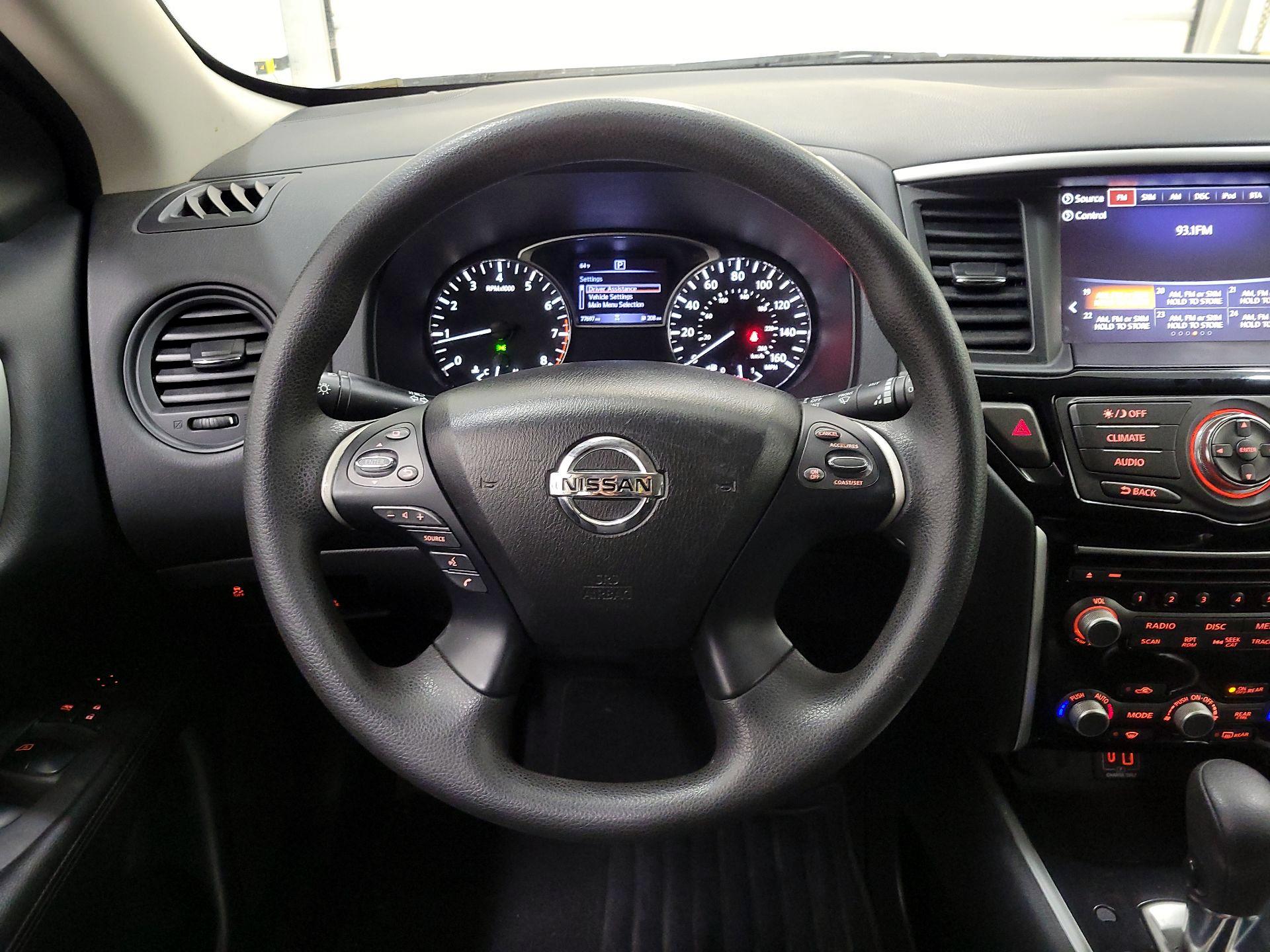 Thumbnail: 2019 Nissan Pathfinder - 10