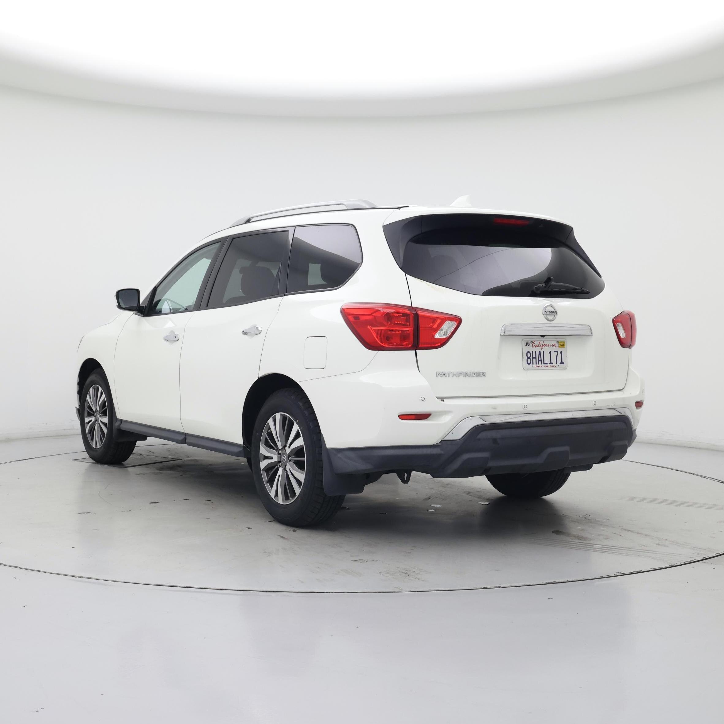 Thumbnail: 2019 Nissan Pathfinder - 2