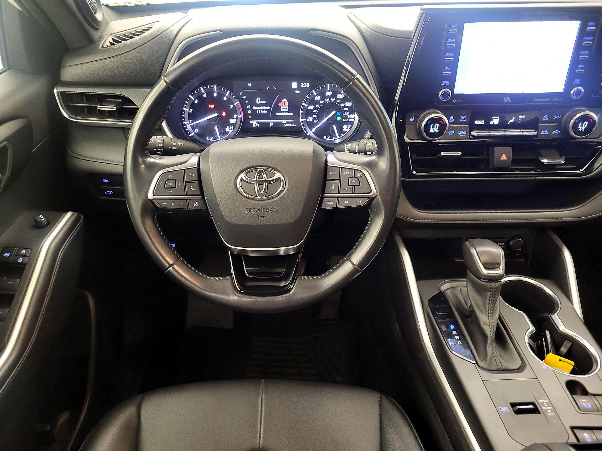 Thumbnail: 2021 Toyota Highlander - 10