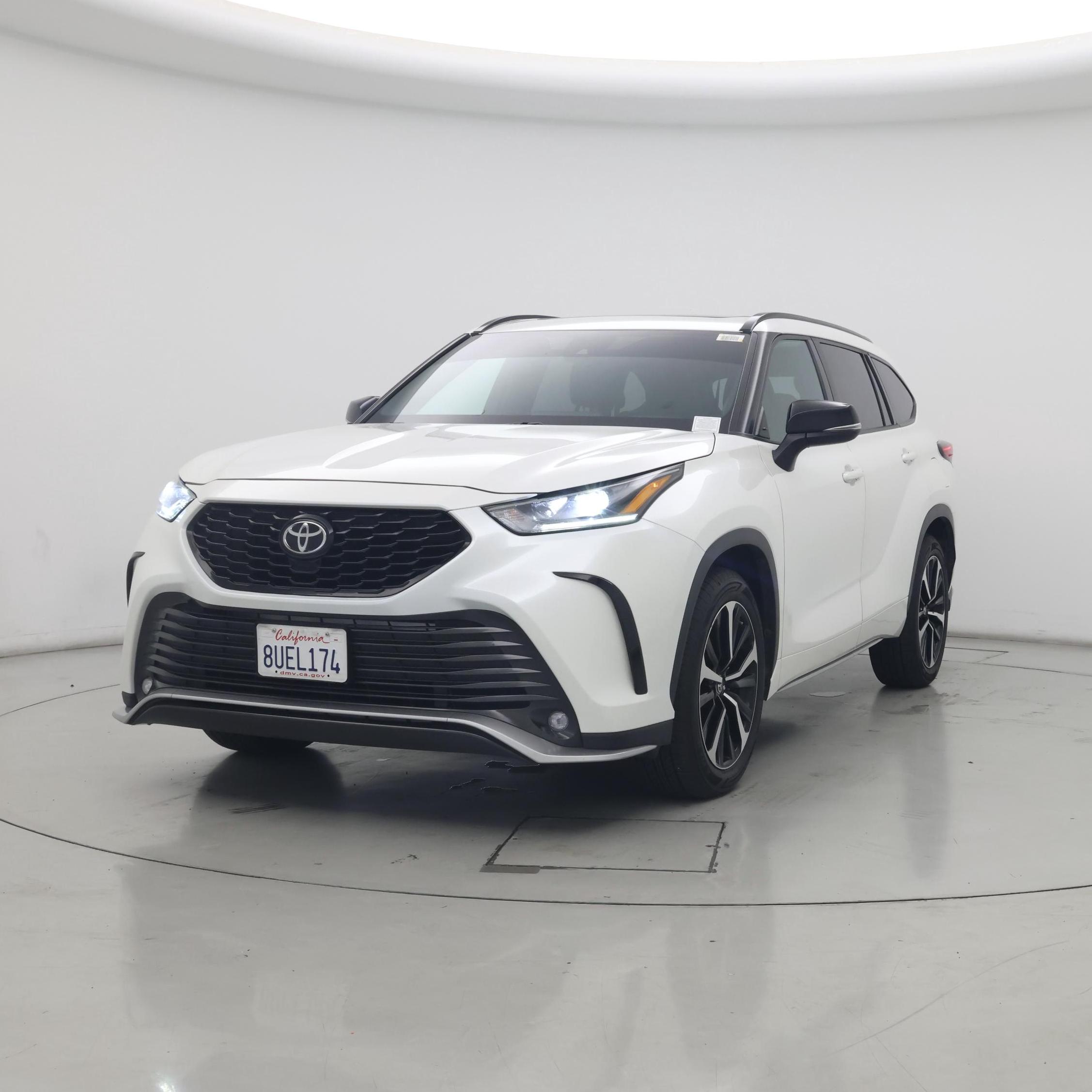 Thumbnail: 2021 Toyota Highlander - 4