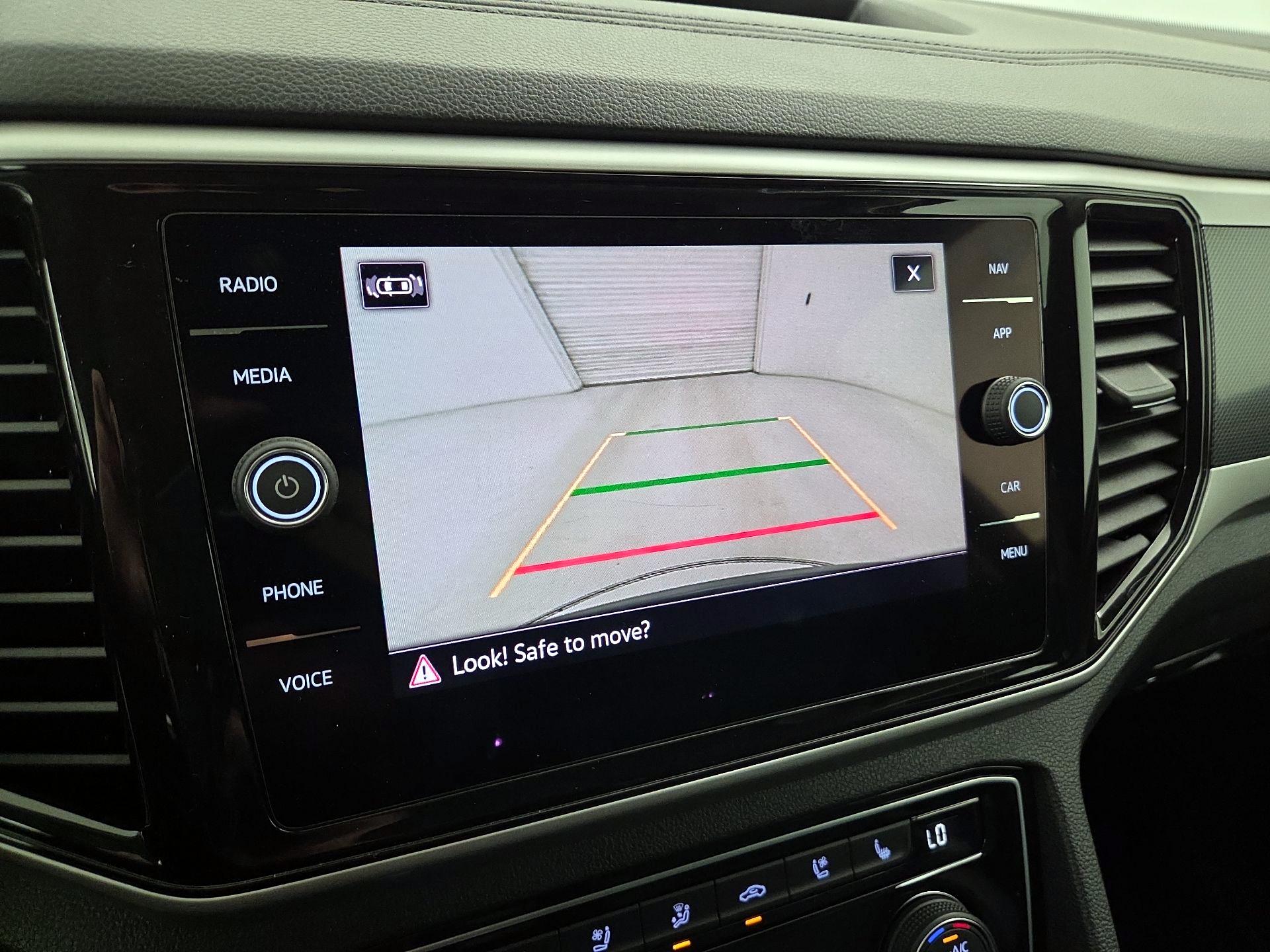 Thumbnail: 2022 Volkswagen Atlas - 15