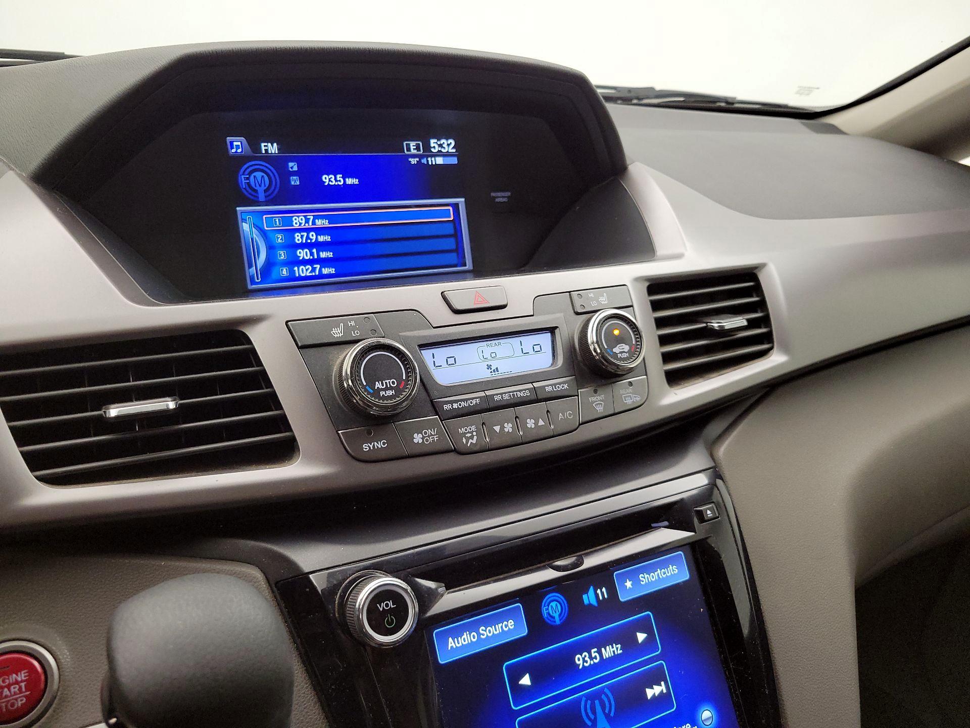 Thumbnail: 2016 Honda Odyssey - 16