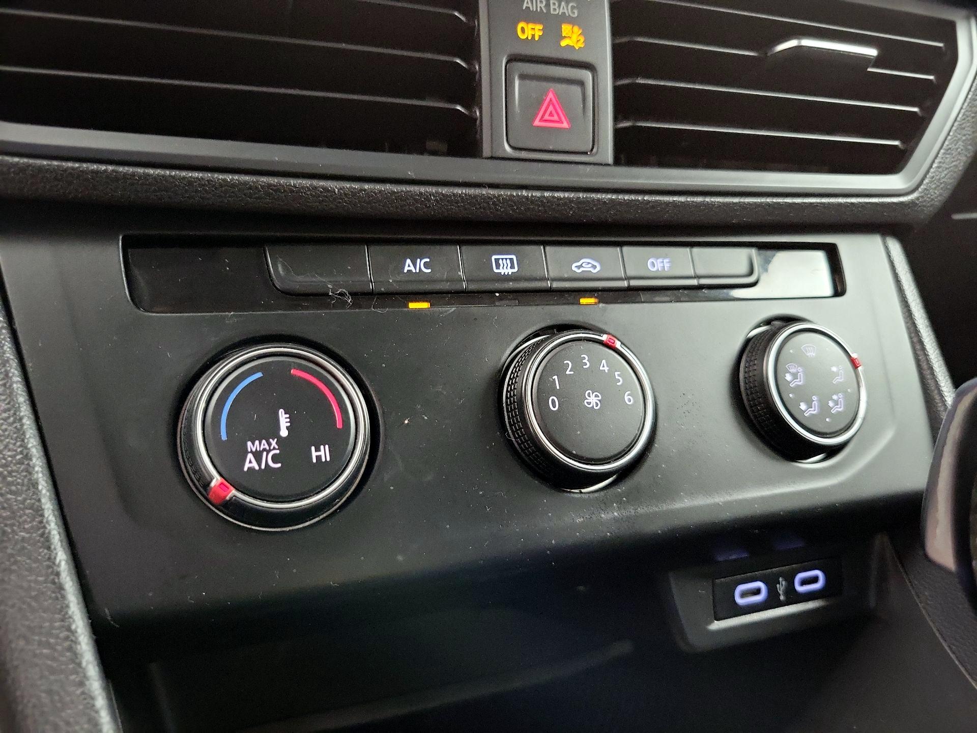 Thumbnail: 2021 Volkswagen Jetta - 16