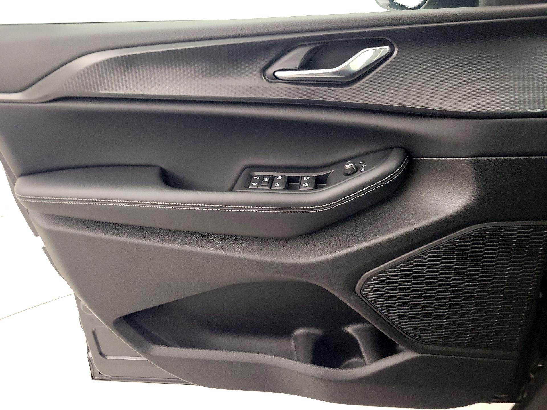 Thumbnail: 2025 Jeep Grand Cherokee - 12