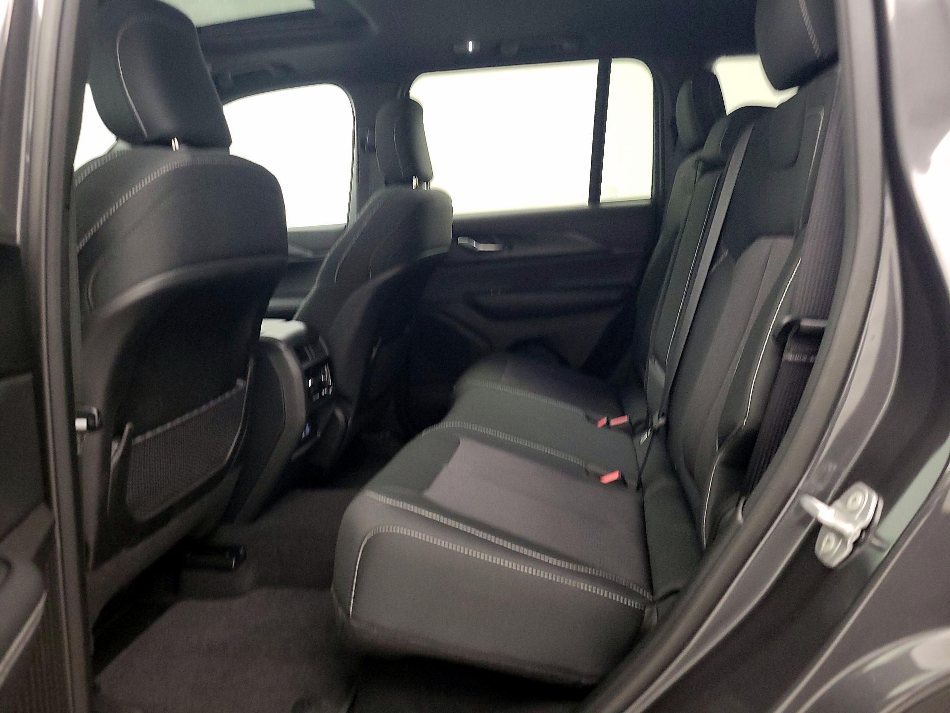 Thumbnail: 2025 Jeep Grand Cherokee - 20