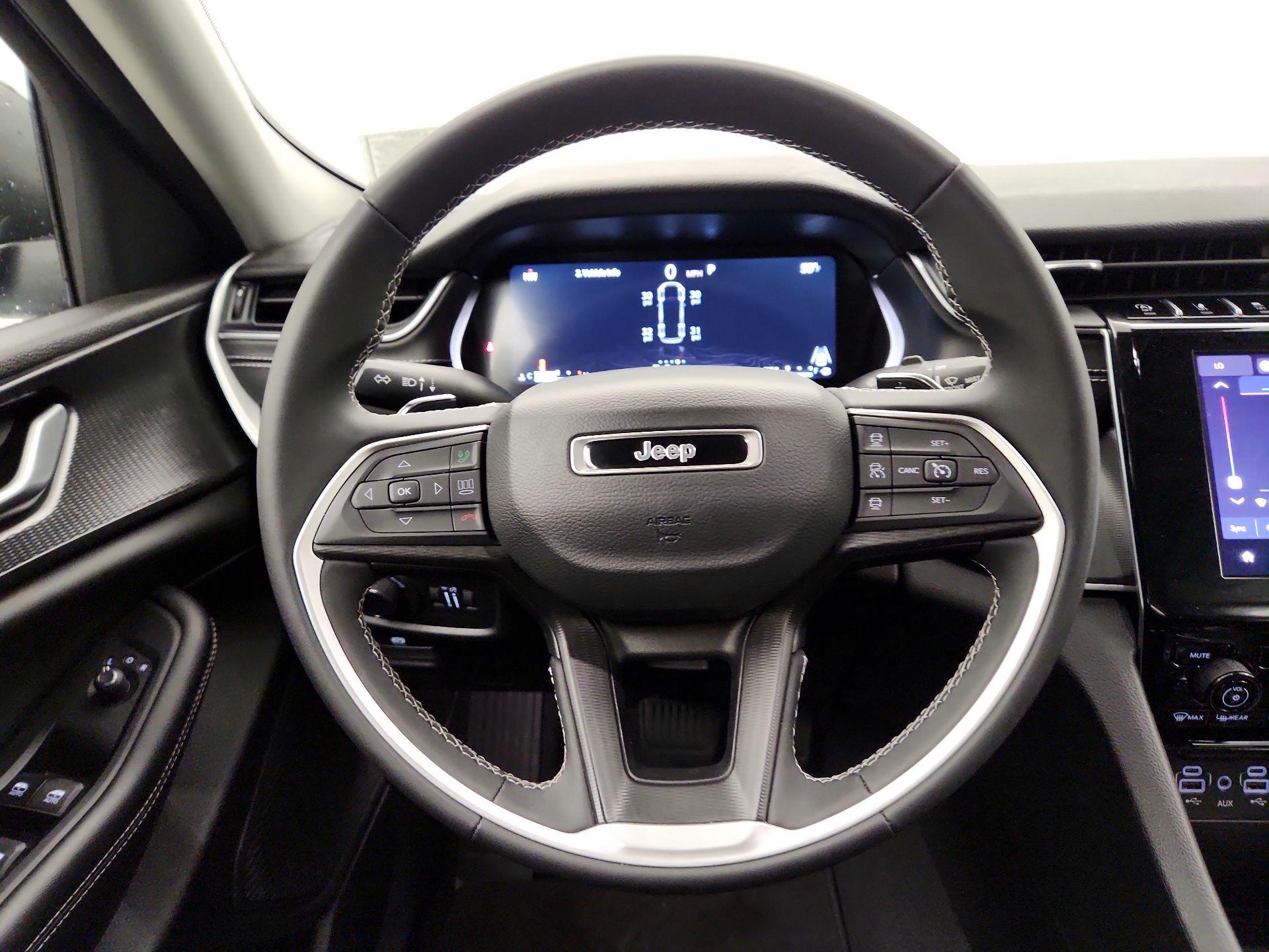 Thumbnail: 2024 Jeep Grand Cherokee L - 10