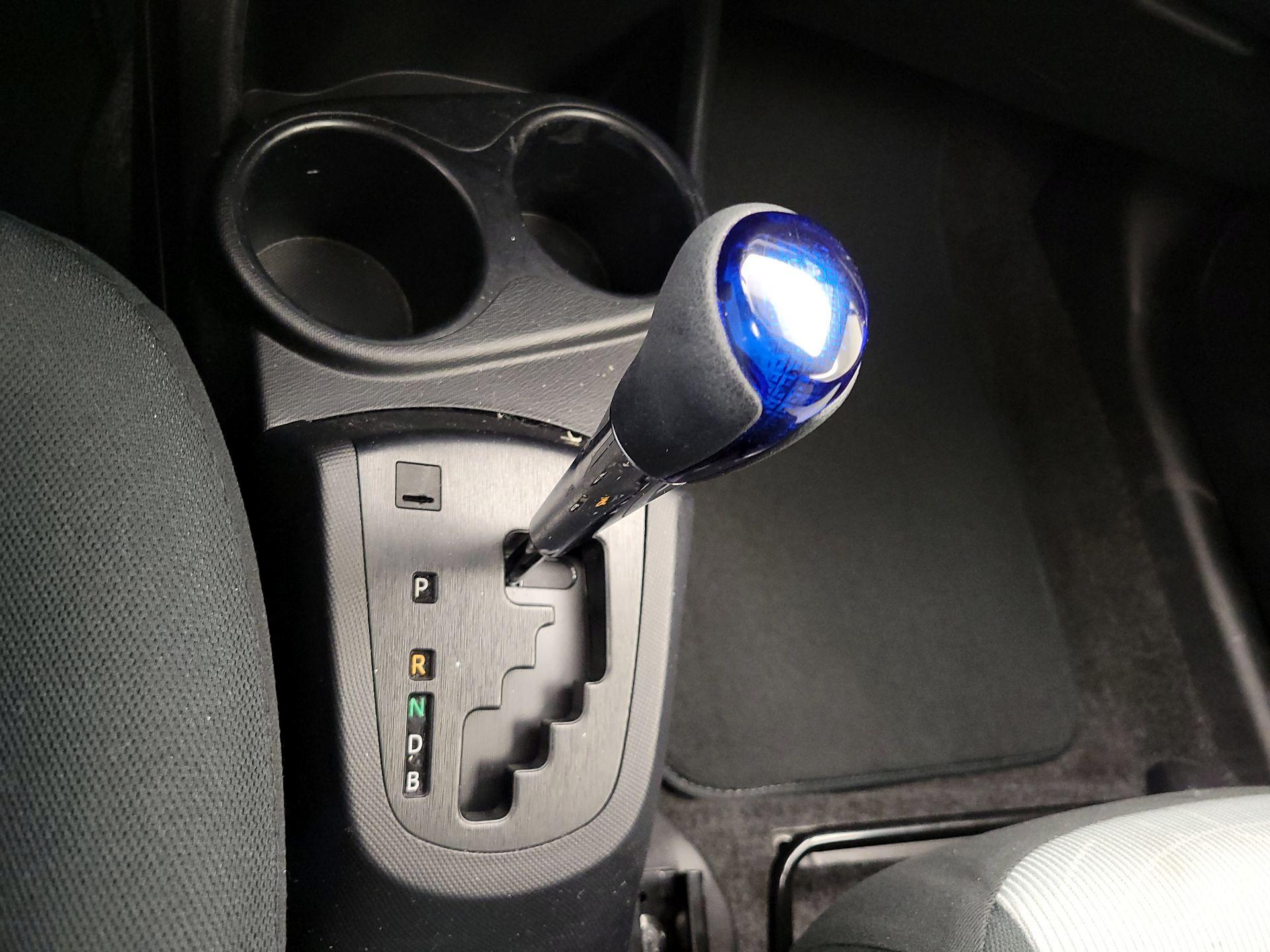 Thumbnail: 2016 Toyota Prius c - 16