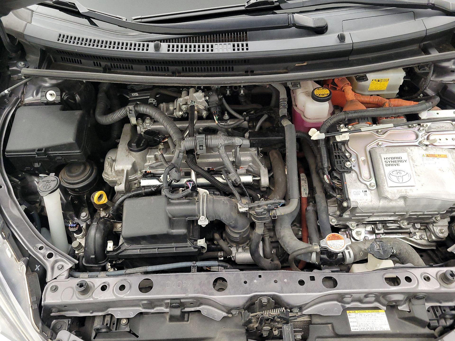 Thumbnail: 2016 Toyota Prius c - 20