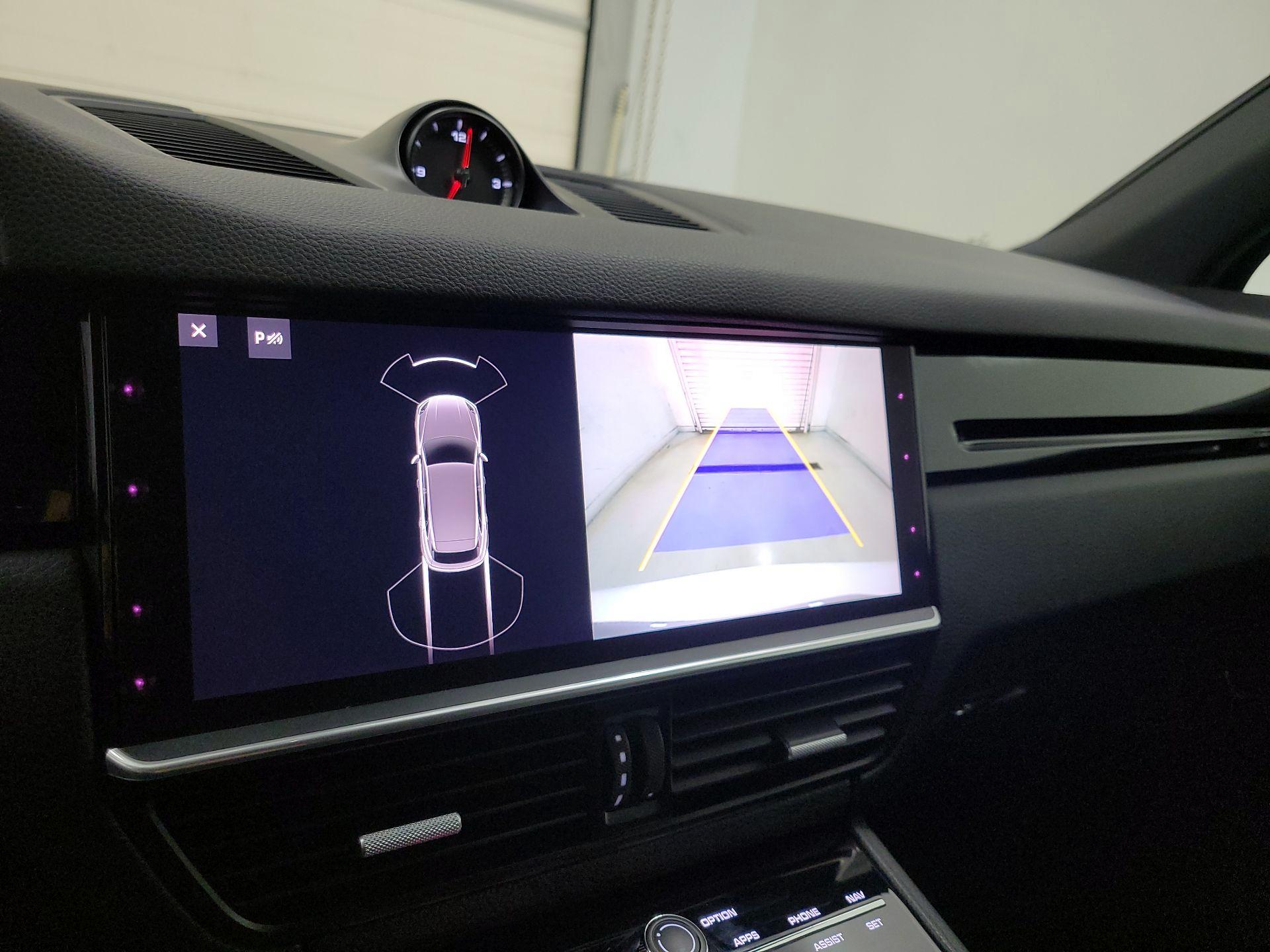 Thumbnail: 2021 Porsche Cayenne - 15