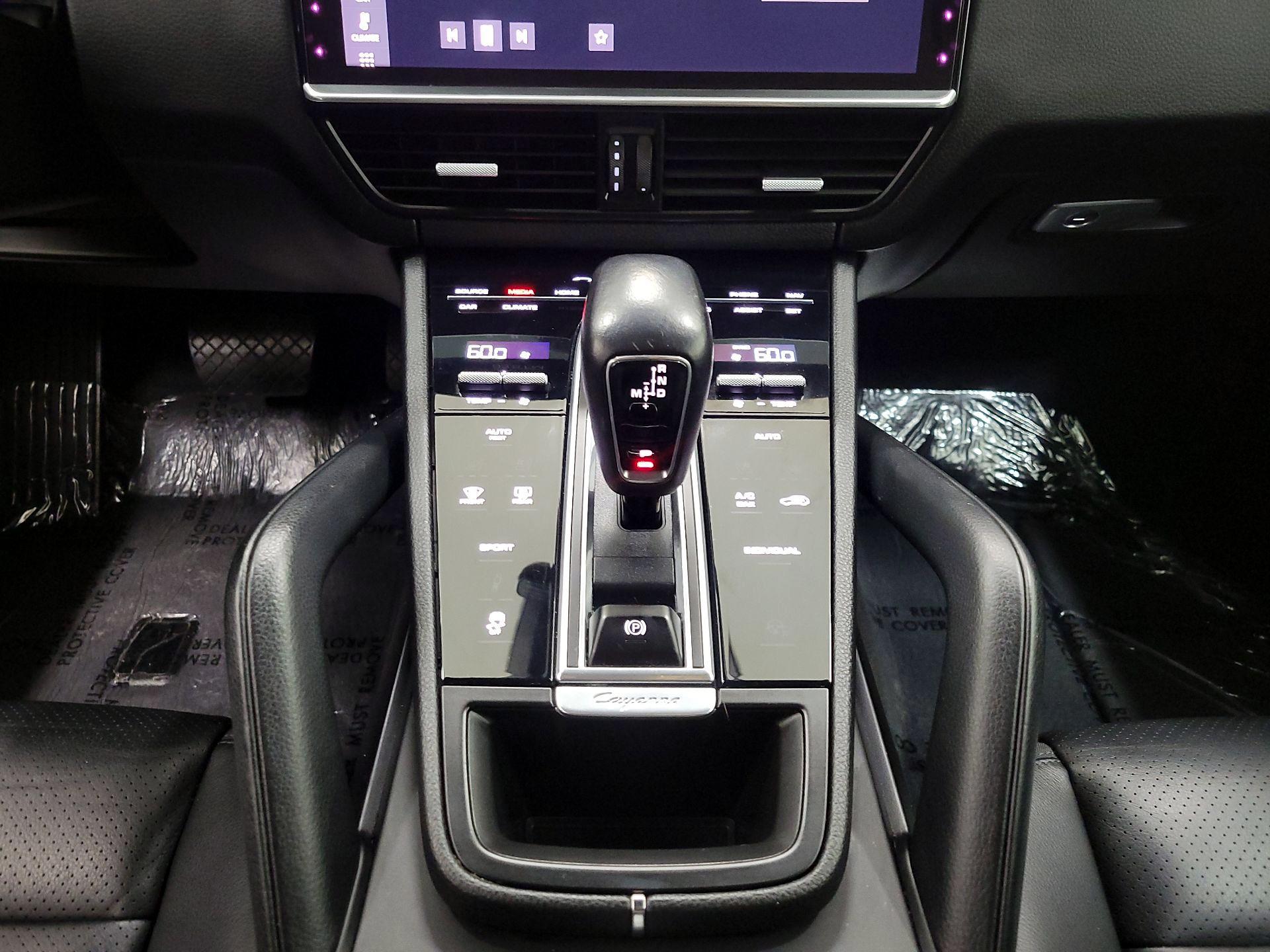 Thumbnail: 2021 Porsche Cayenne - 18