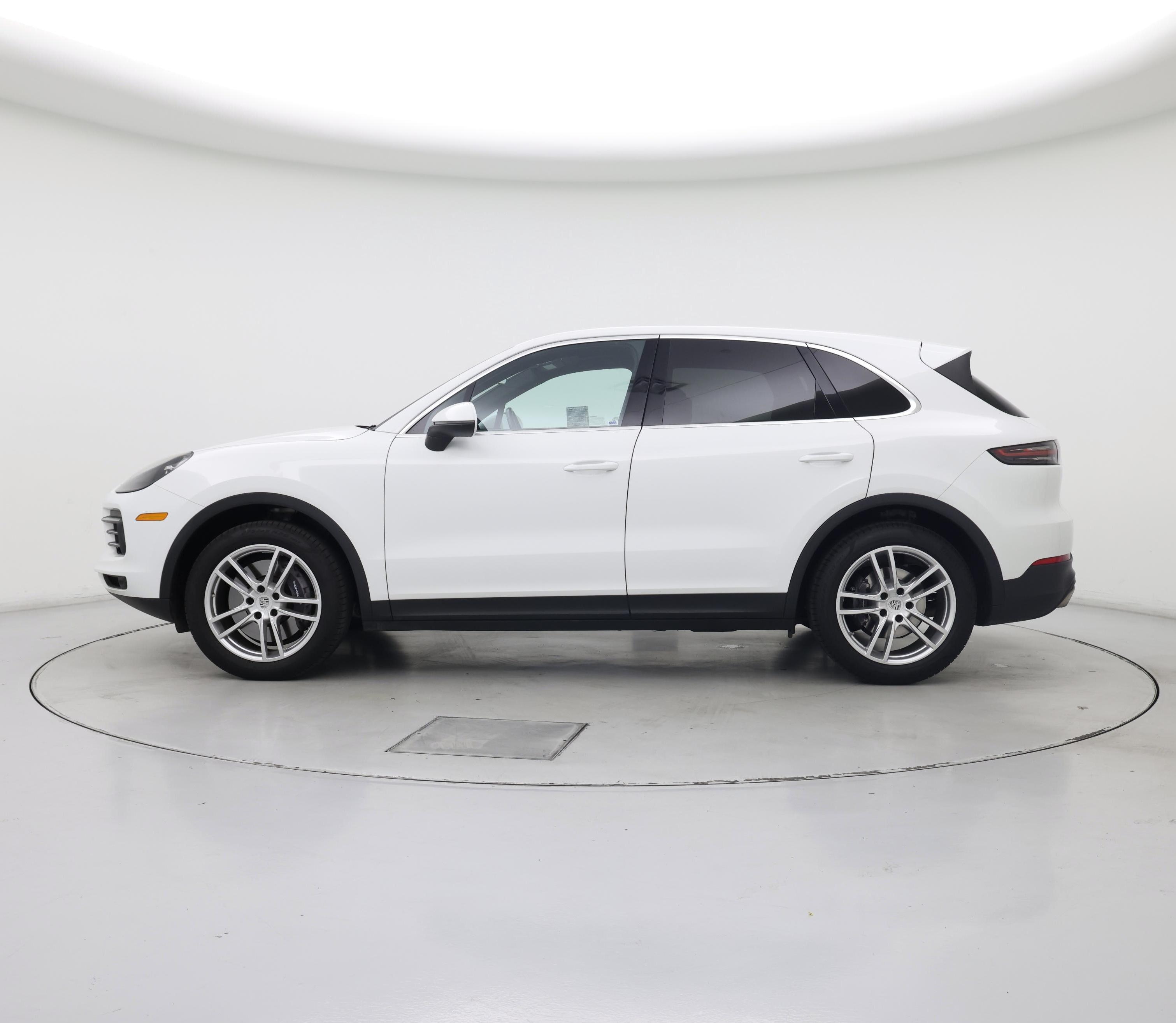 Thumbnail: 2021 Porsche Cayenne - 3