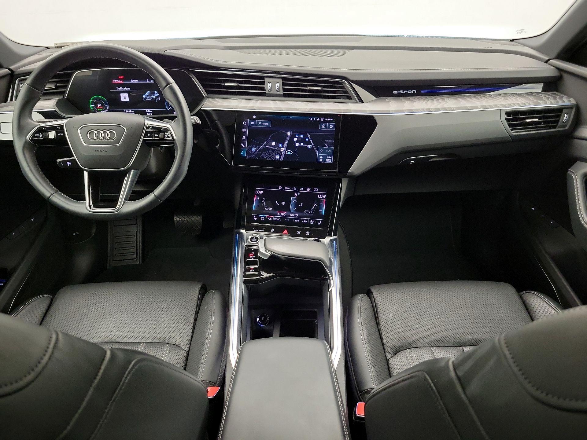 Thumbnail: 2023 Audi e-tron - 9