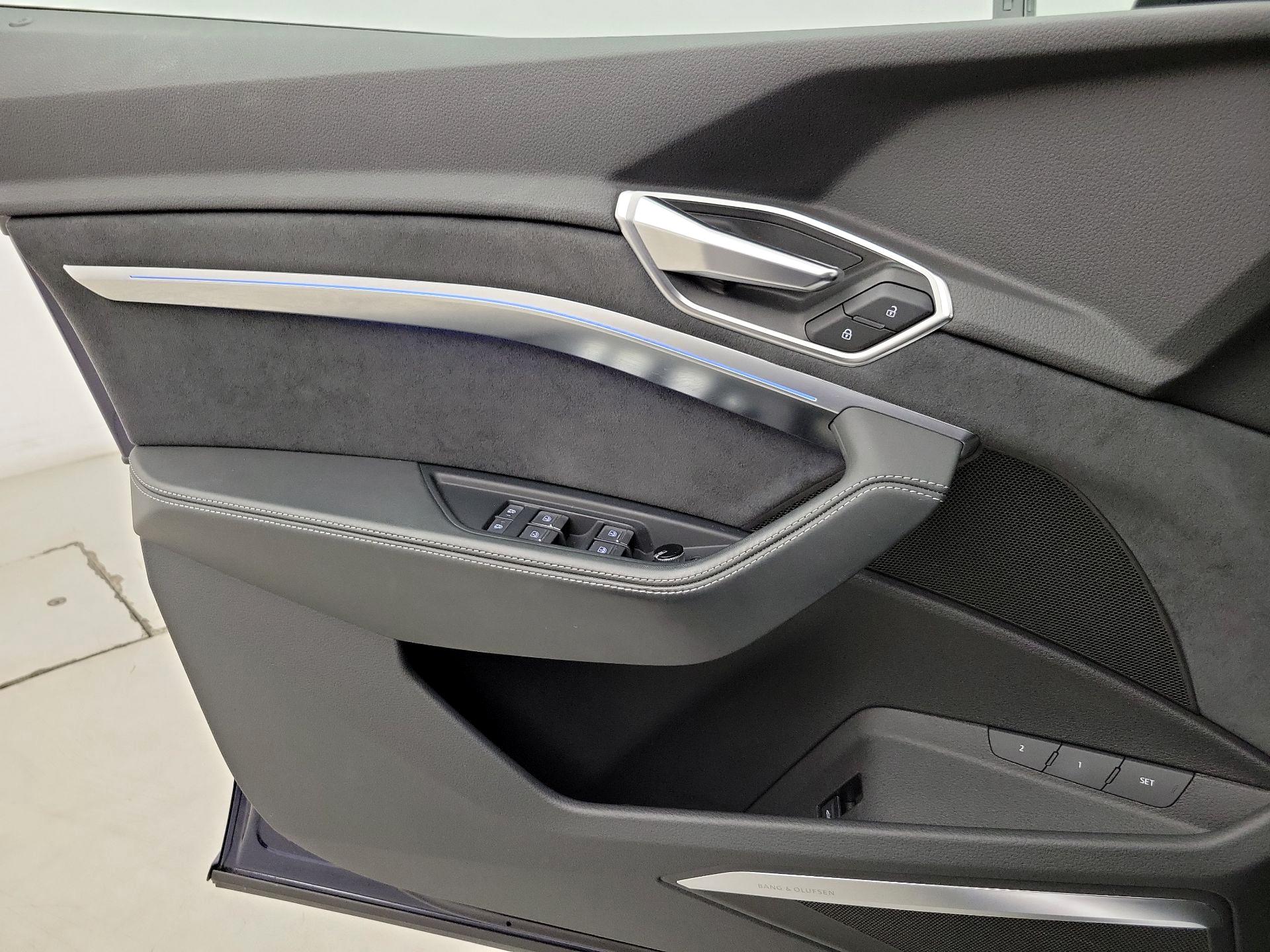 Thumbnail: 2023 Audi e-tron - 12