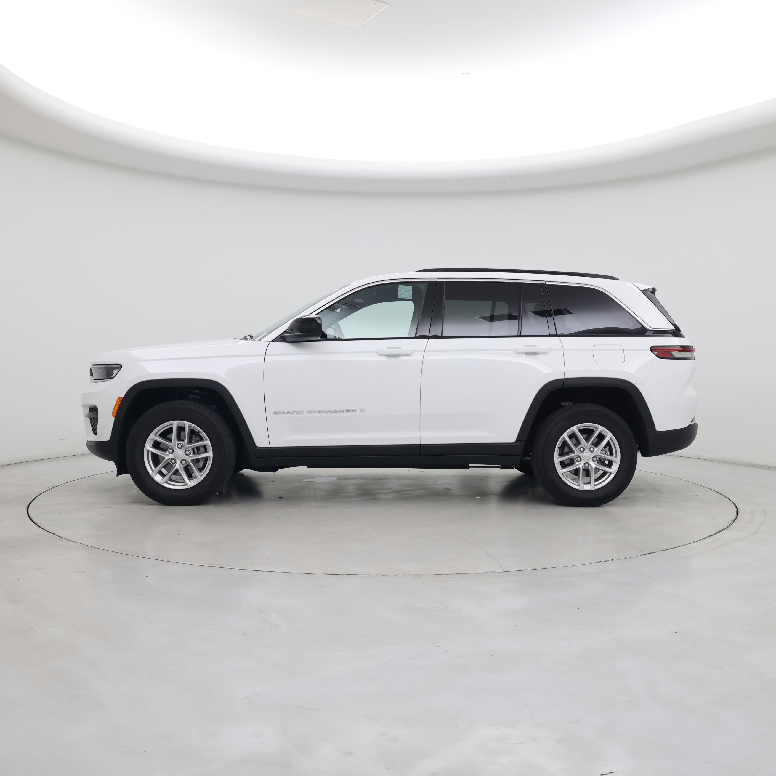 Thumbnail: 2025 Jeep Grand Cherokee - 3