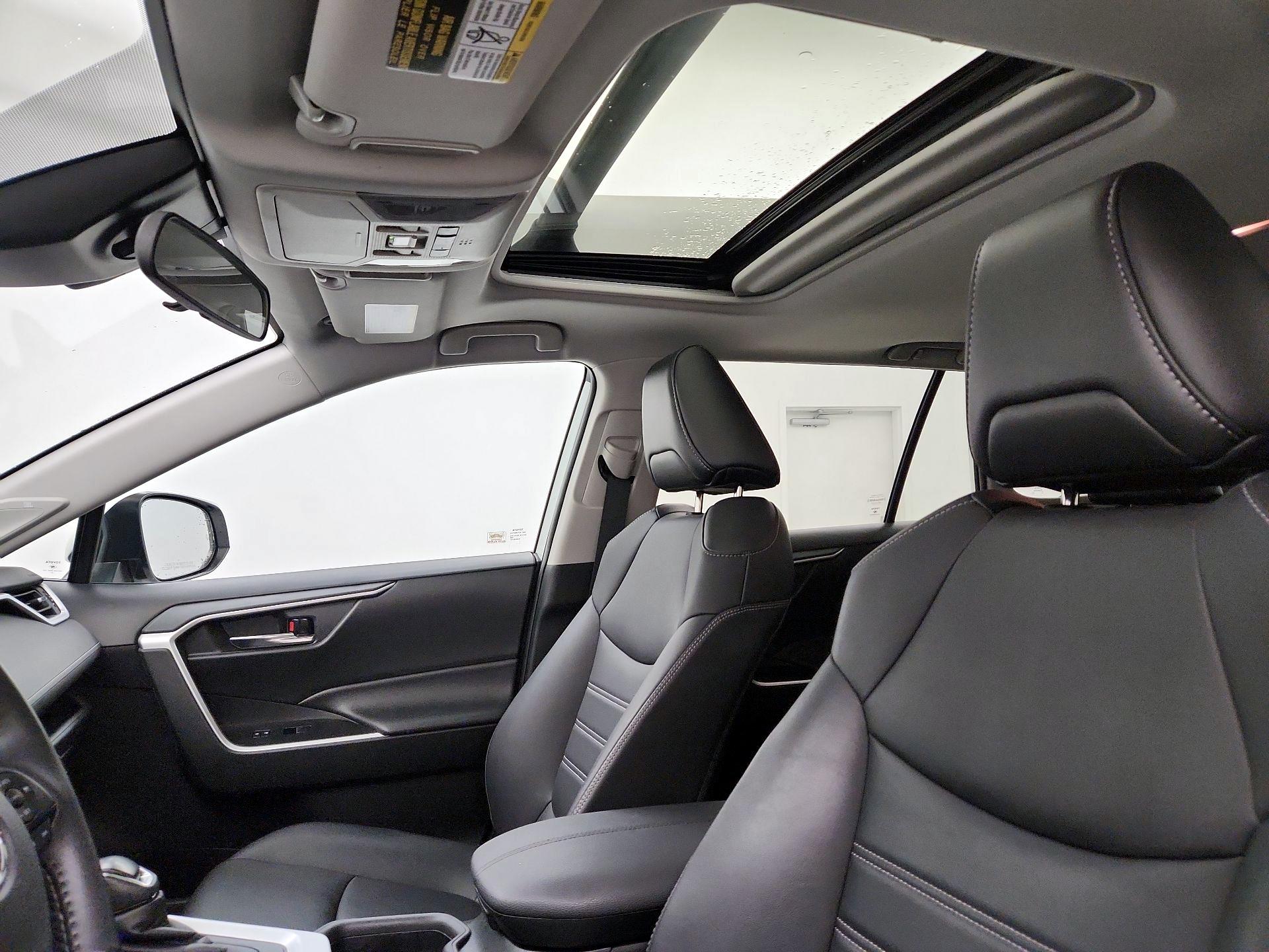 Thumbnail: 2021 Toyota RAV4 - 19