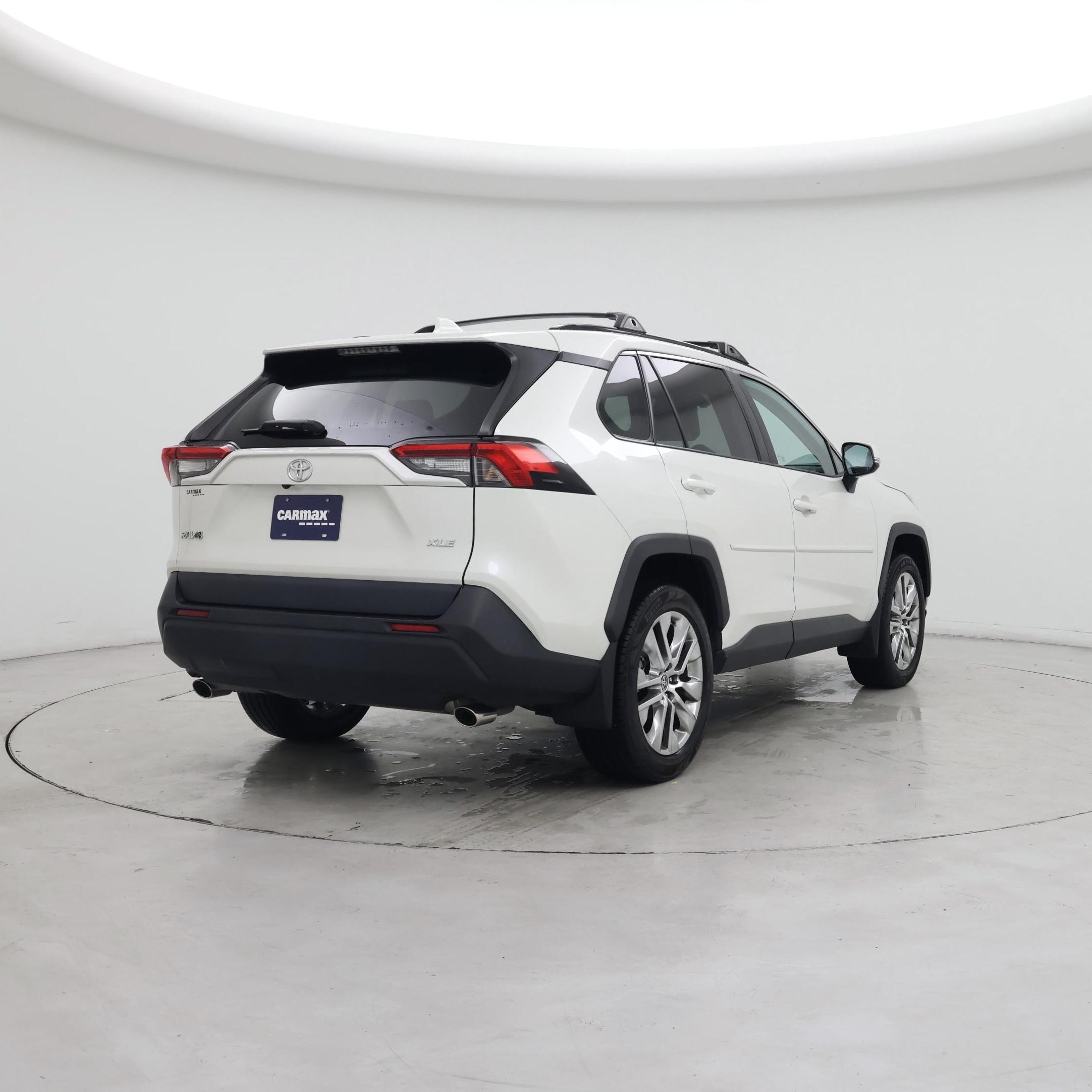 Thumbnail: 2021 Toyota RAV4 - 8
