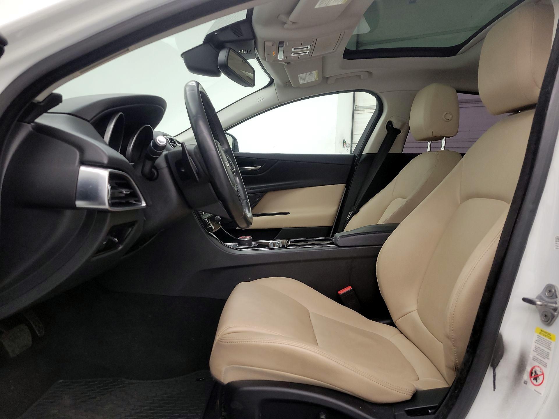 Thumbnail: 2018 Jaguar XE - 11