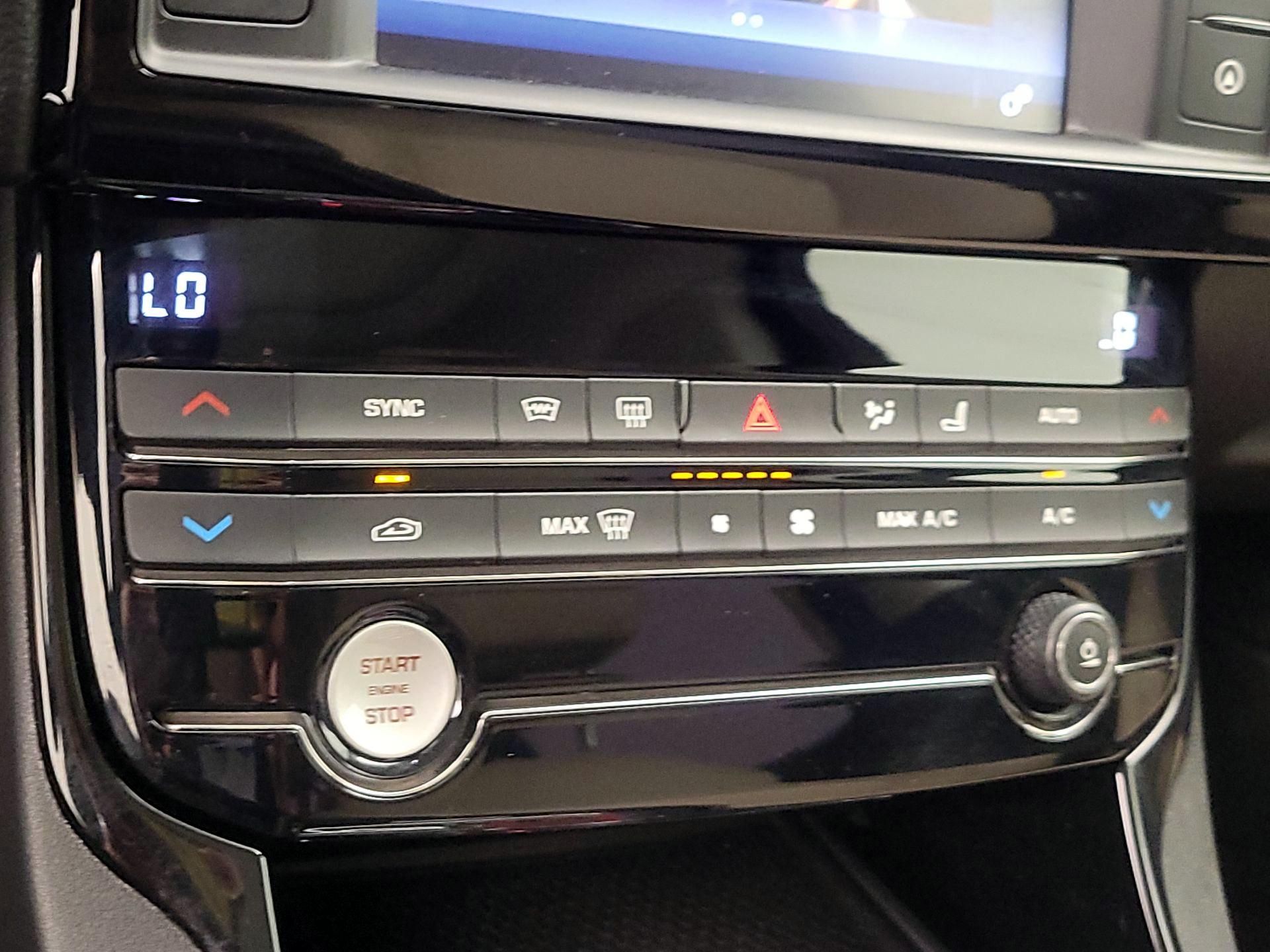 Thumbnail: 2018 Jaguar XE - 17