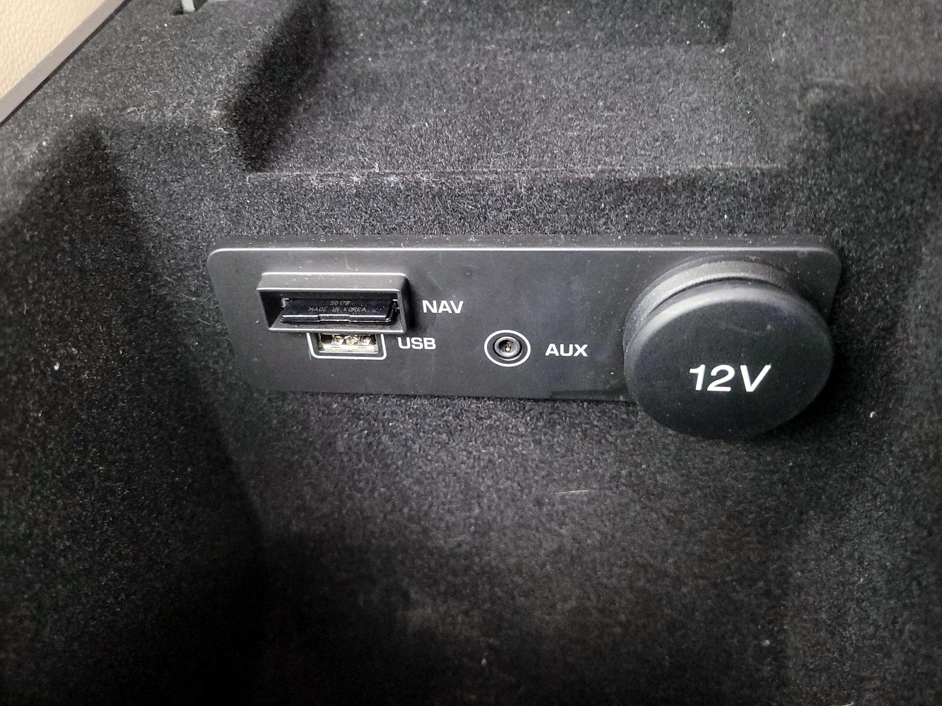 Thumbnail: 2018 Jaguar XE - 19