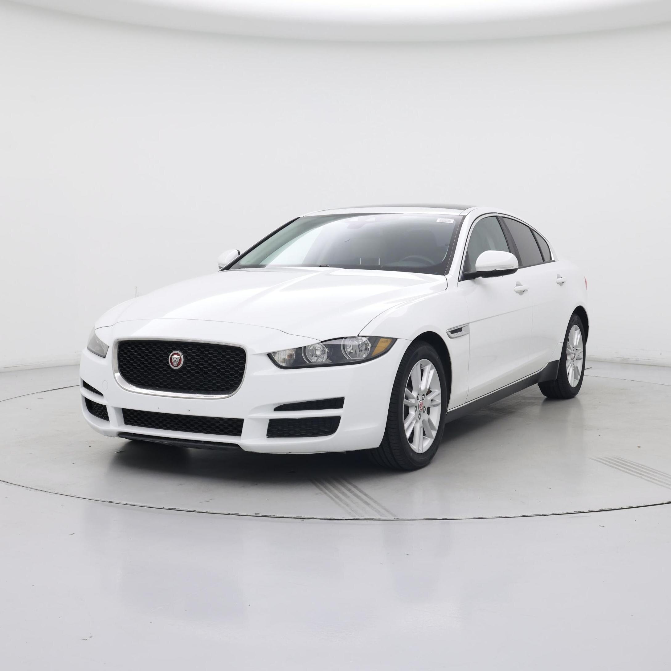 Thumbnail: 2018 Jaguar XE - 4