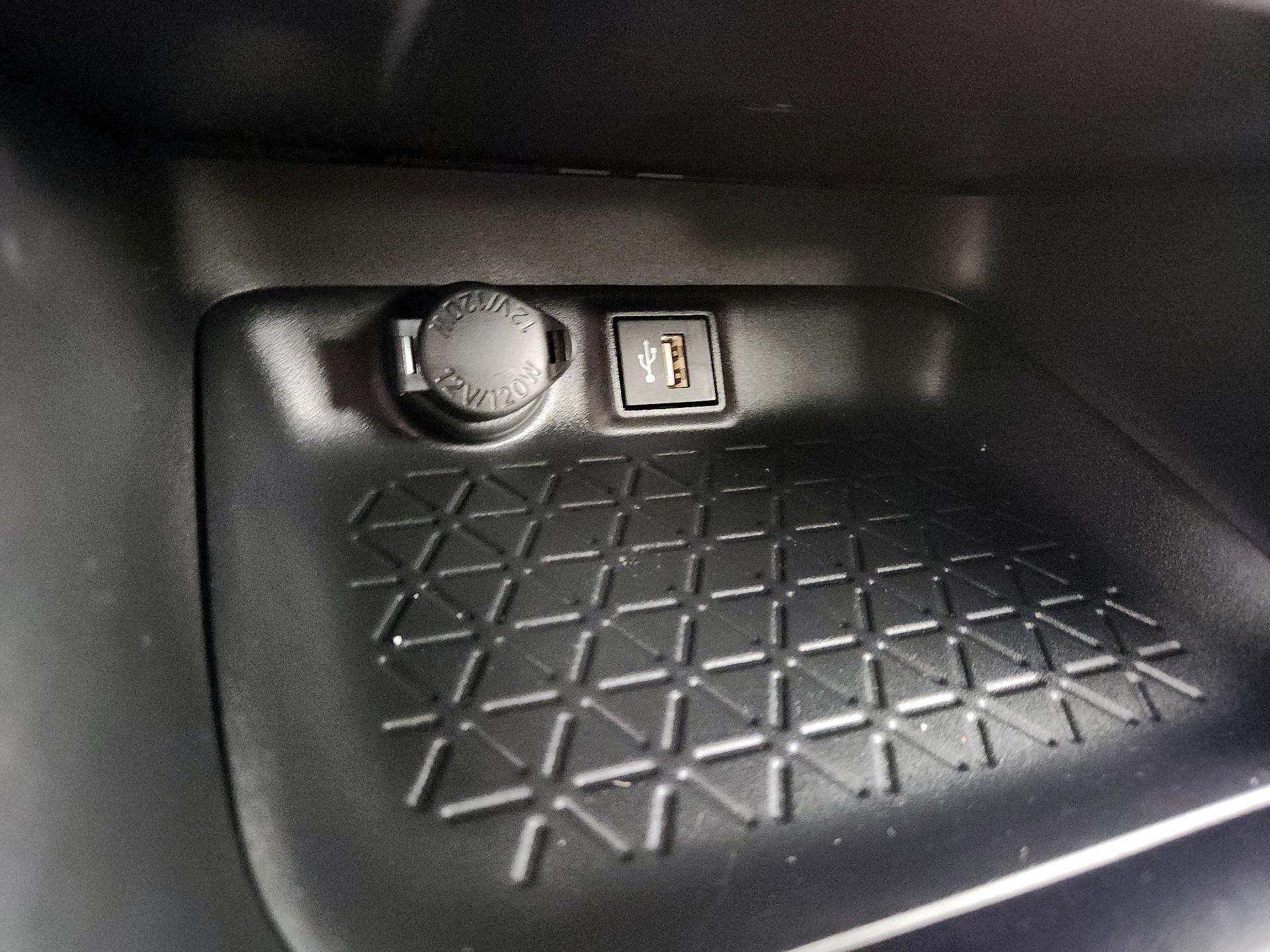 Thumbnail: 2025 Toyota RAV4 - 18