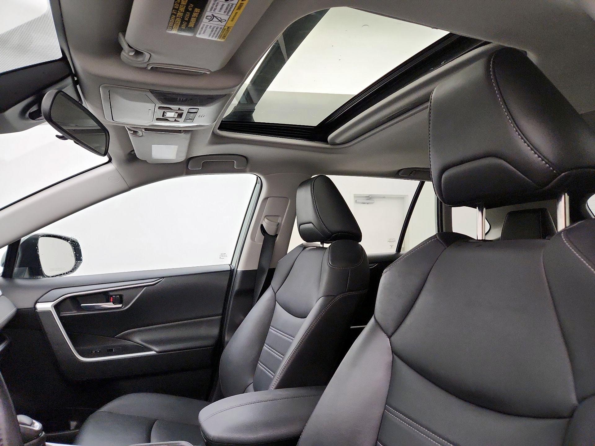 Thumbnail: 2022 Toyota RAV4 - 19