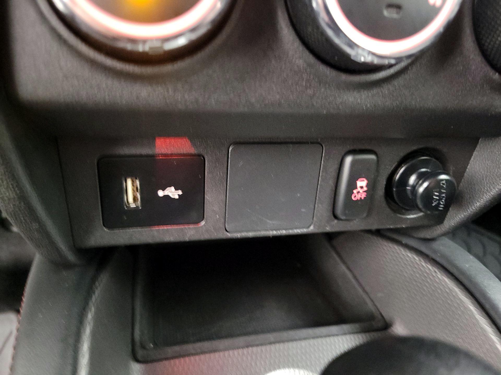 Thumbnail: 2019 Mitsubishi Outlander Sport - 17