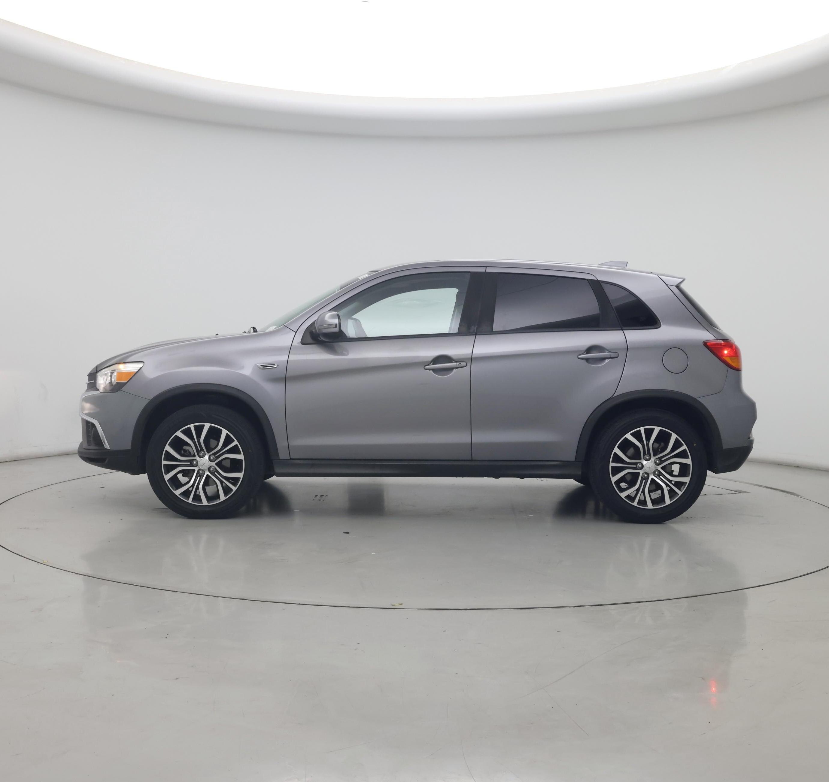Thumbnail: 2019 Mitsubishi Outlander Sport - 3