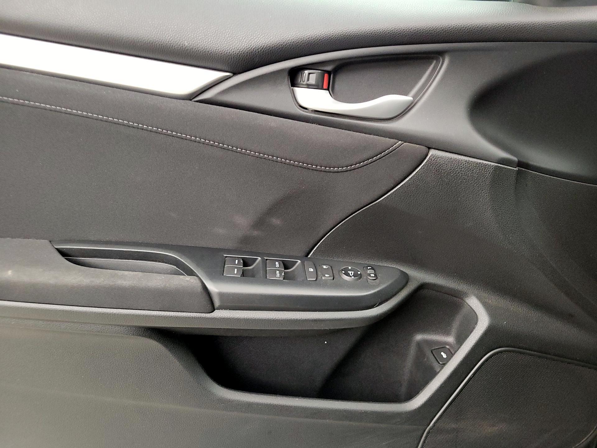 Thumbnail: 2016 Honda Civic - 12