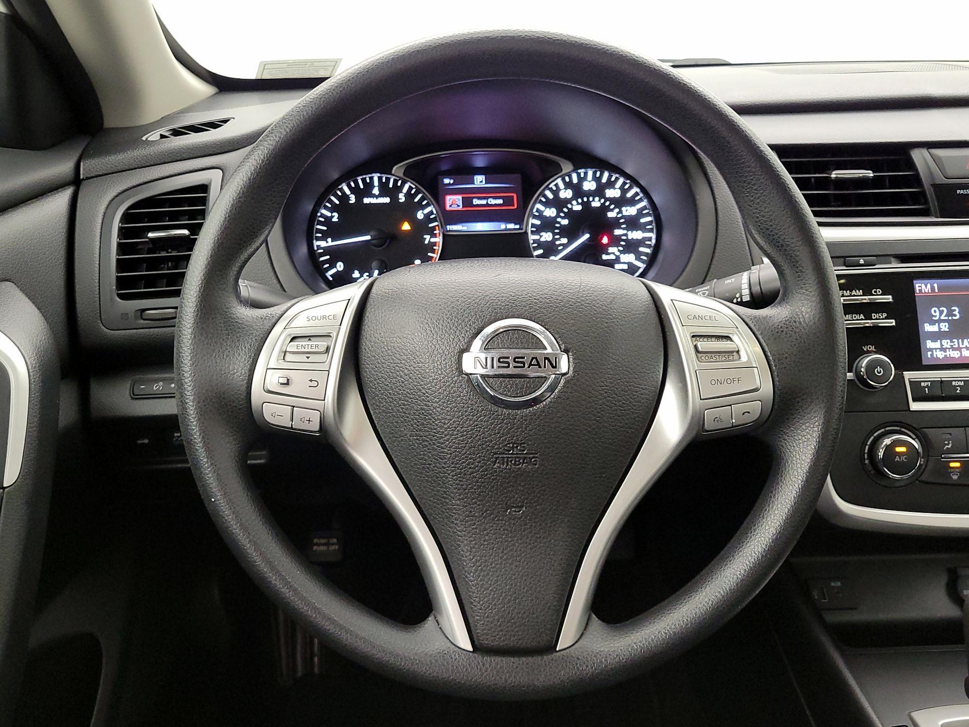 Thumbnail: 2018 Nissan Altima - 10