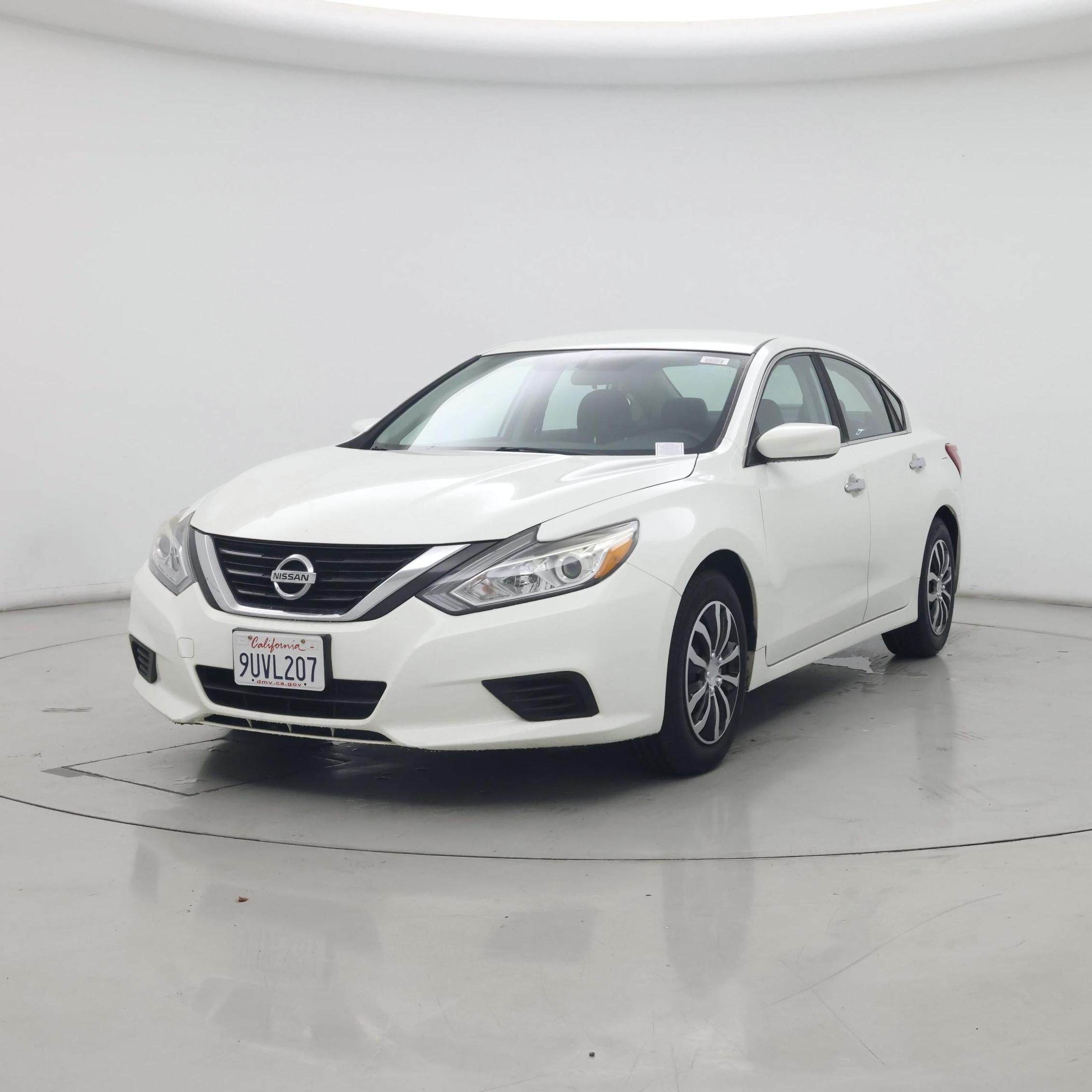 Thumbnail: 2018 Nissan Altima - 4