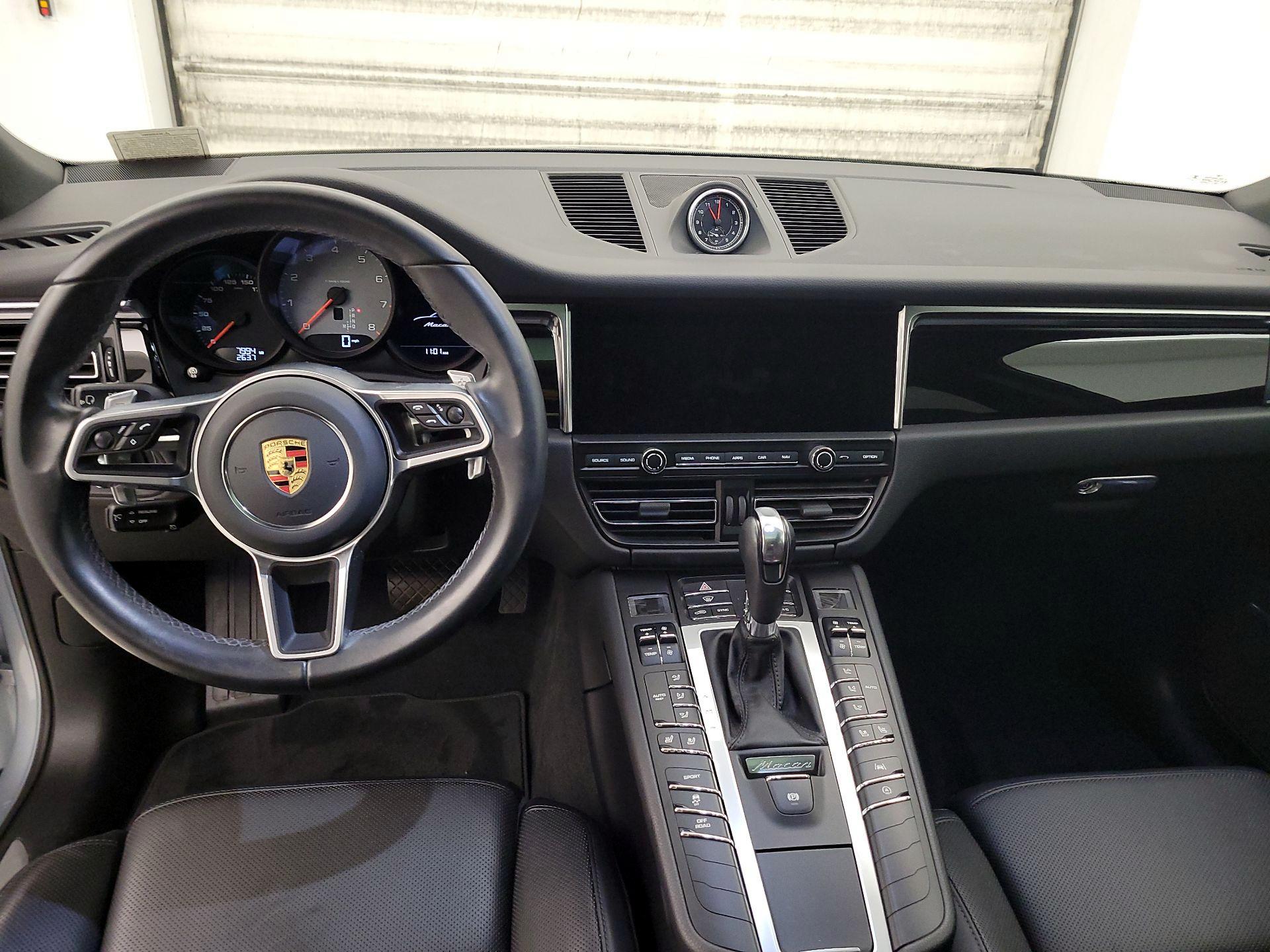 Thumbnail: 2021 Porsche Macan - 9