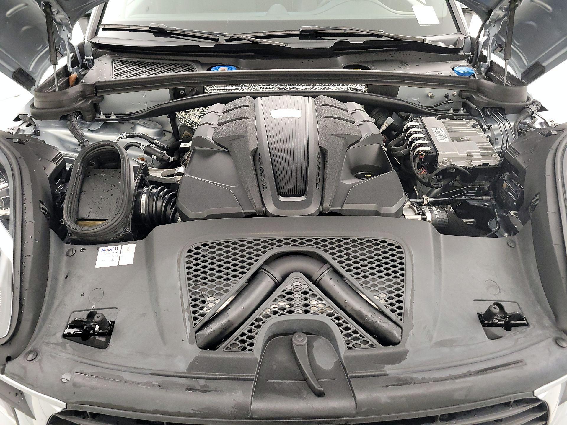 Thumbnail: 2021 Porsche Macan - 19