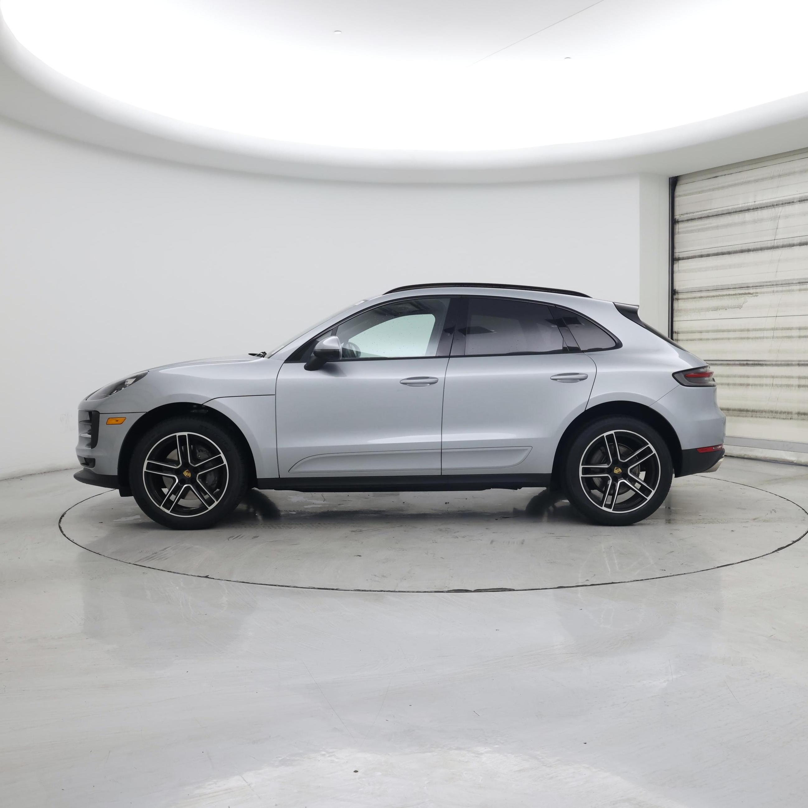 Thumbnail: 2021 Porsche Macan - 3
