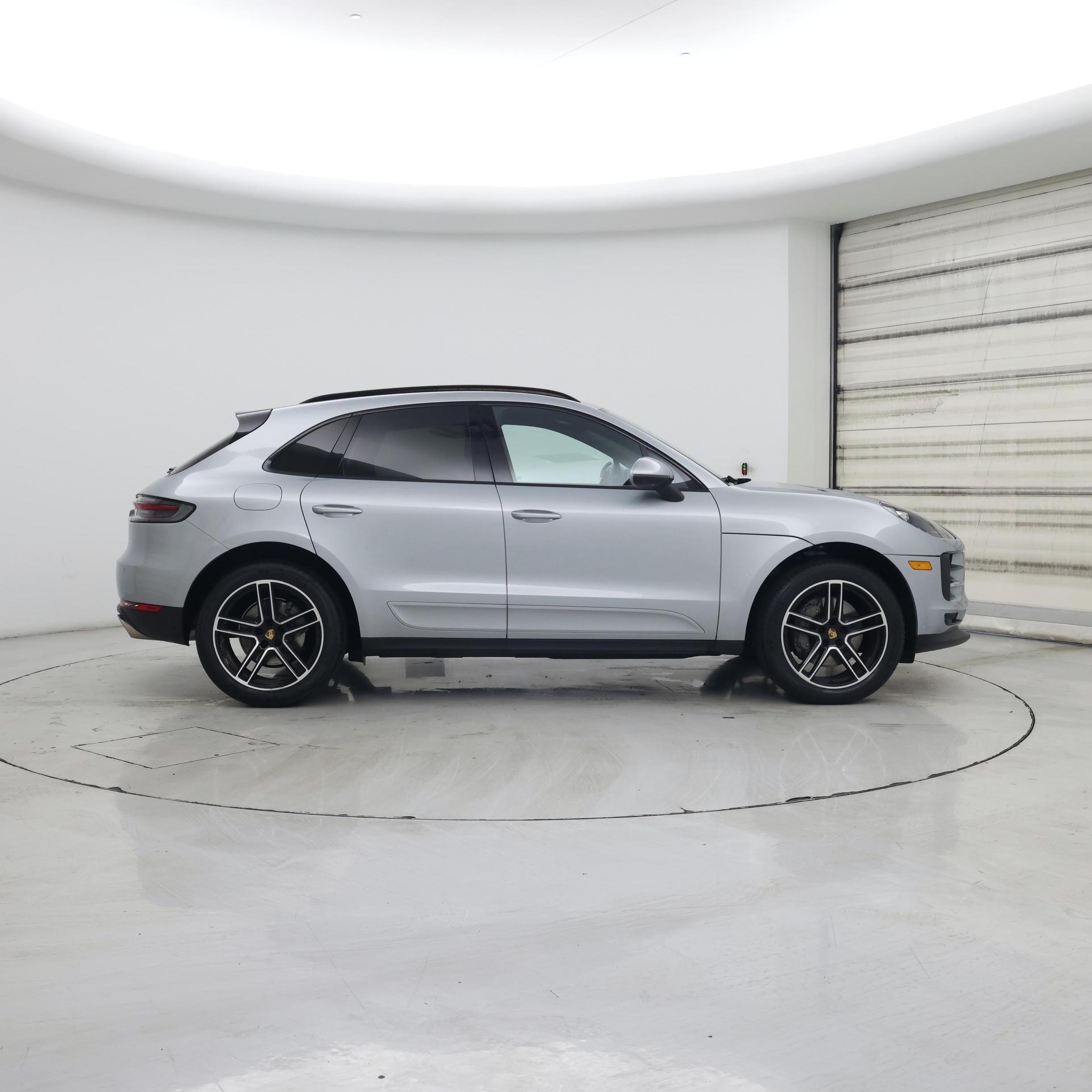 Thumbnail: 2021 Porsche Macan - 7