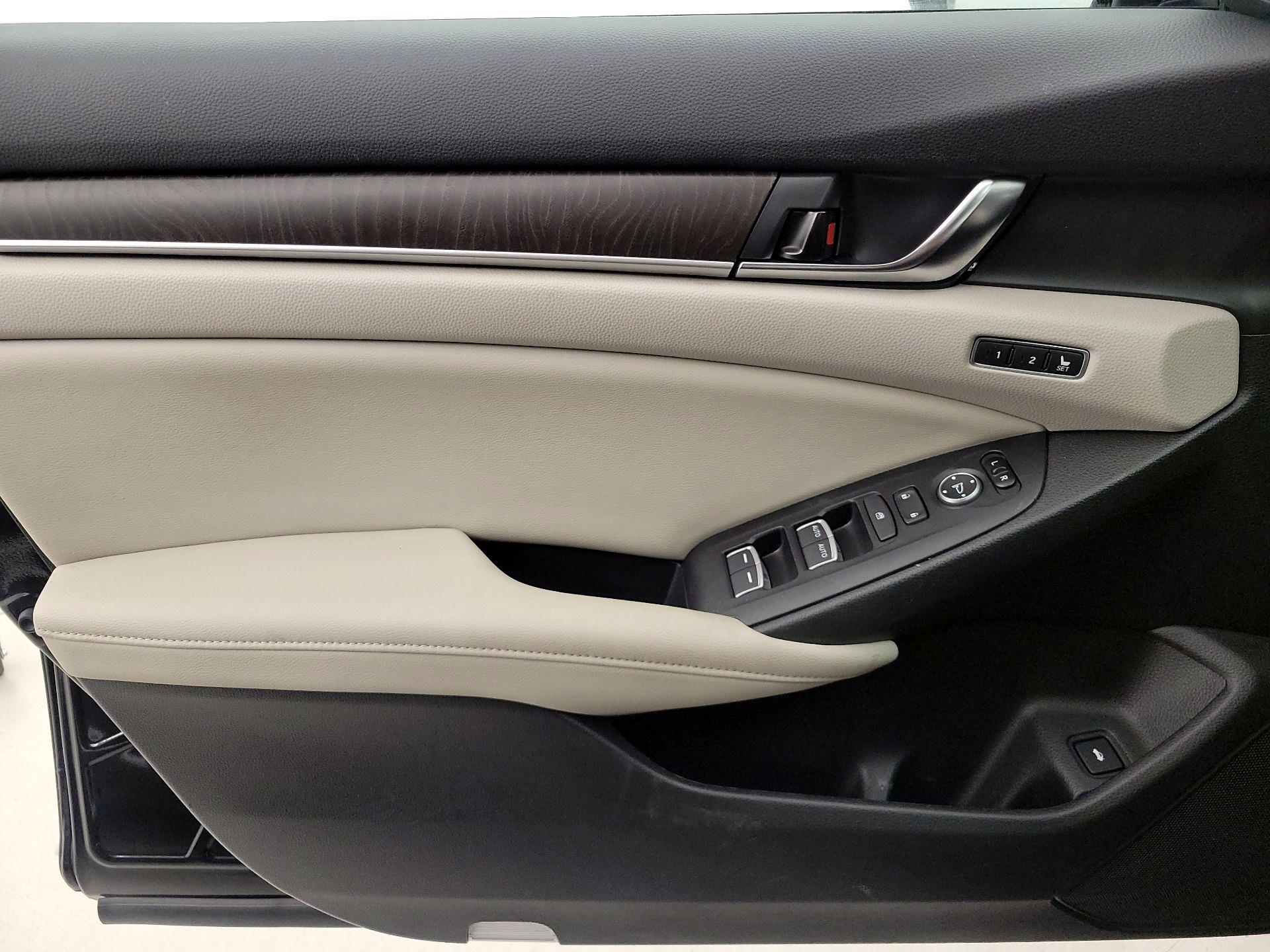 Thumbnail: 2018 Honda Accord - 12