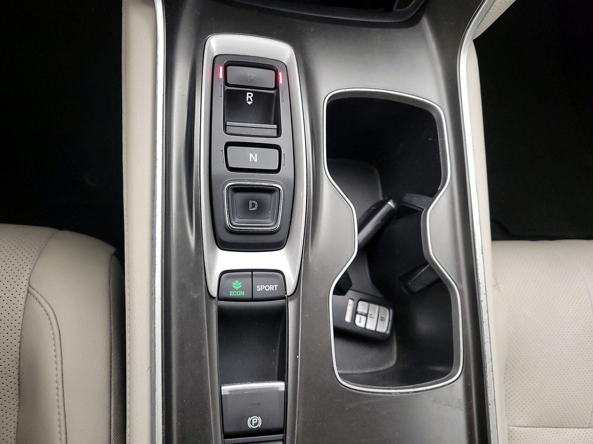 Thumbnail: 2018 Honda Accord - 17
