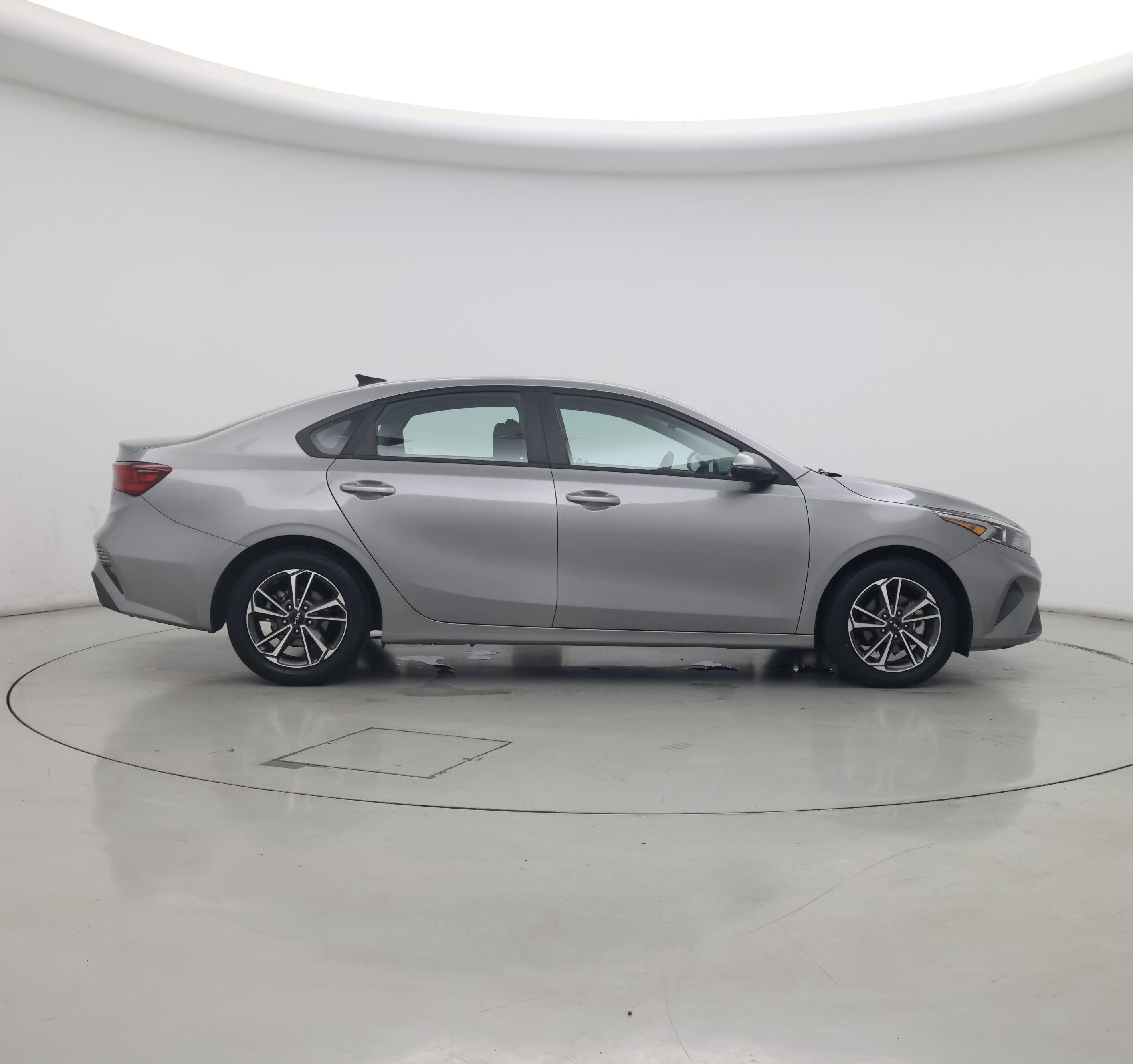 Thumbnail: 2022 Kia Forte - 7